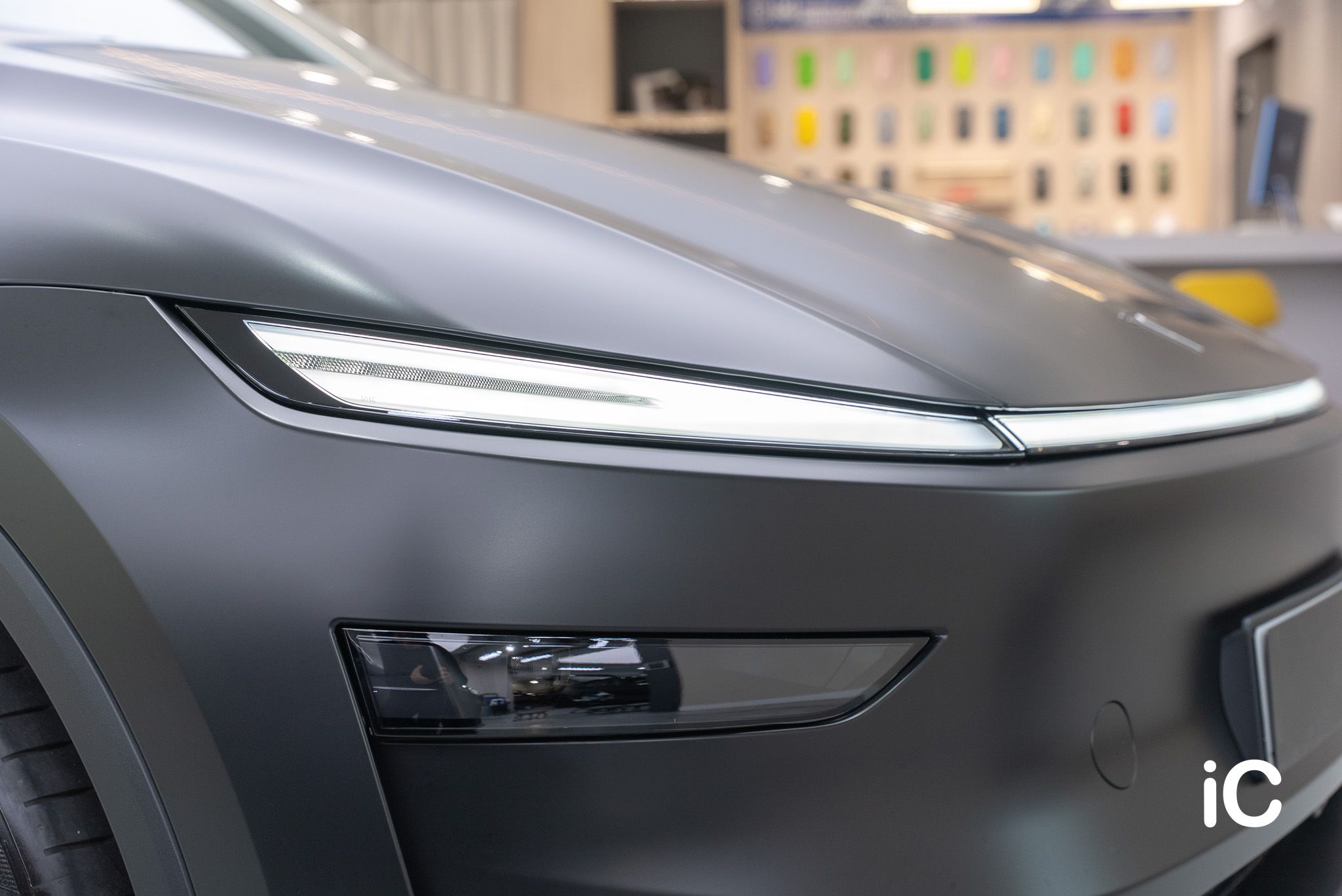 ic-detail-tesla-model-y-om-individual-colour-ppf-satin-black-23
