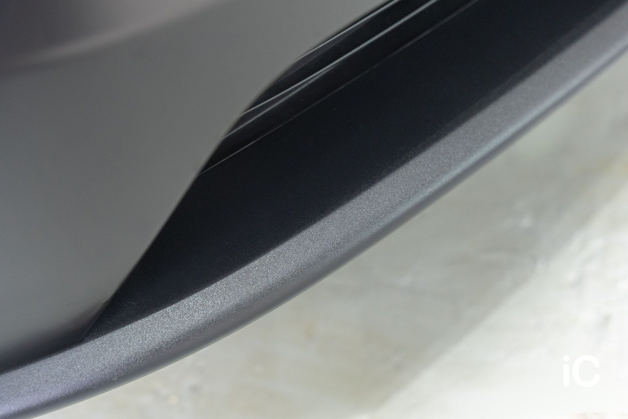 ic-detail-tesla-model-y-om-individual-colour-ppf-satin-black-32