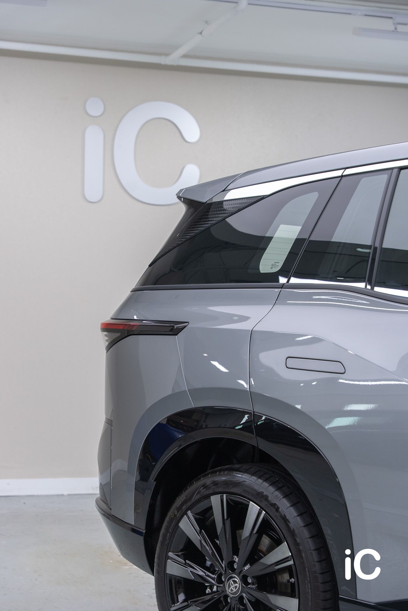 ic-detail-toyota-bz3x-grey-gyeon-ppf-13