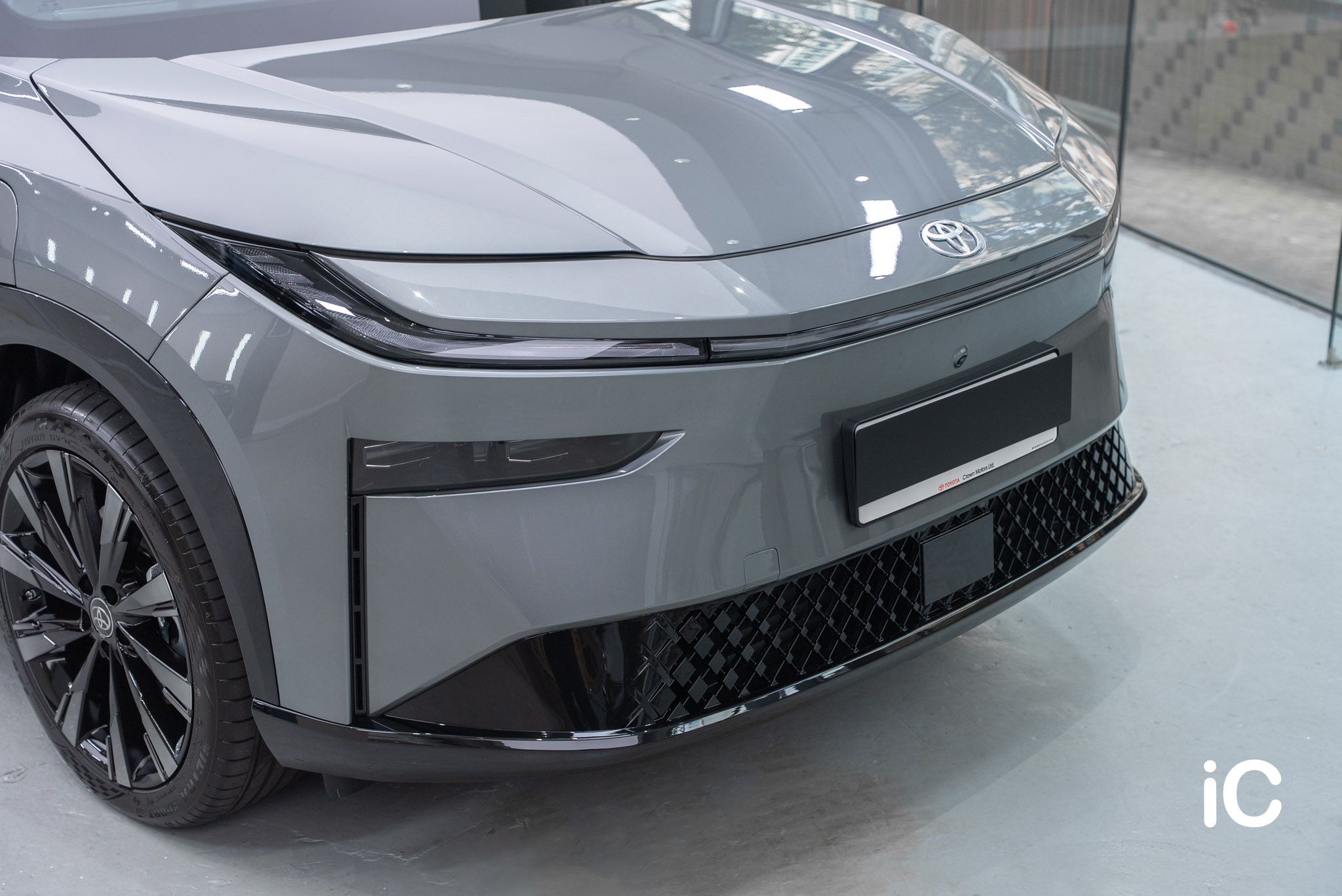 ic-detail-toyota-bz3x-grey-gyeon-ppf-3