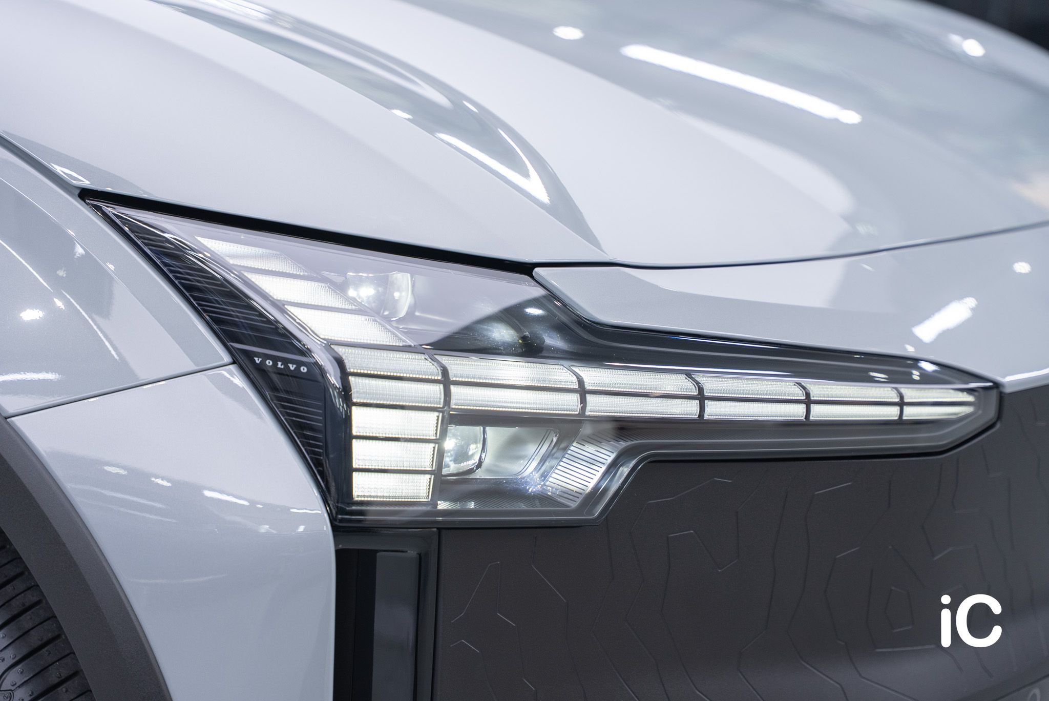 ic-detail-volvo-ex30-grey-gyeon-ppf-12