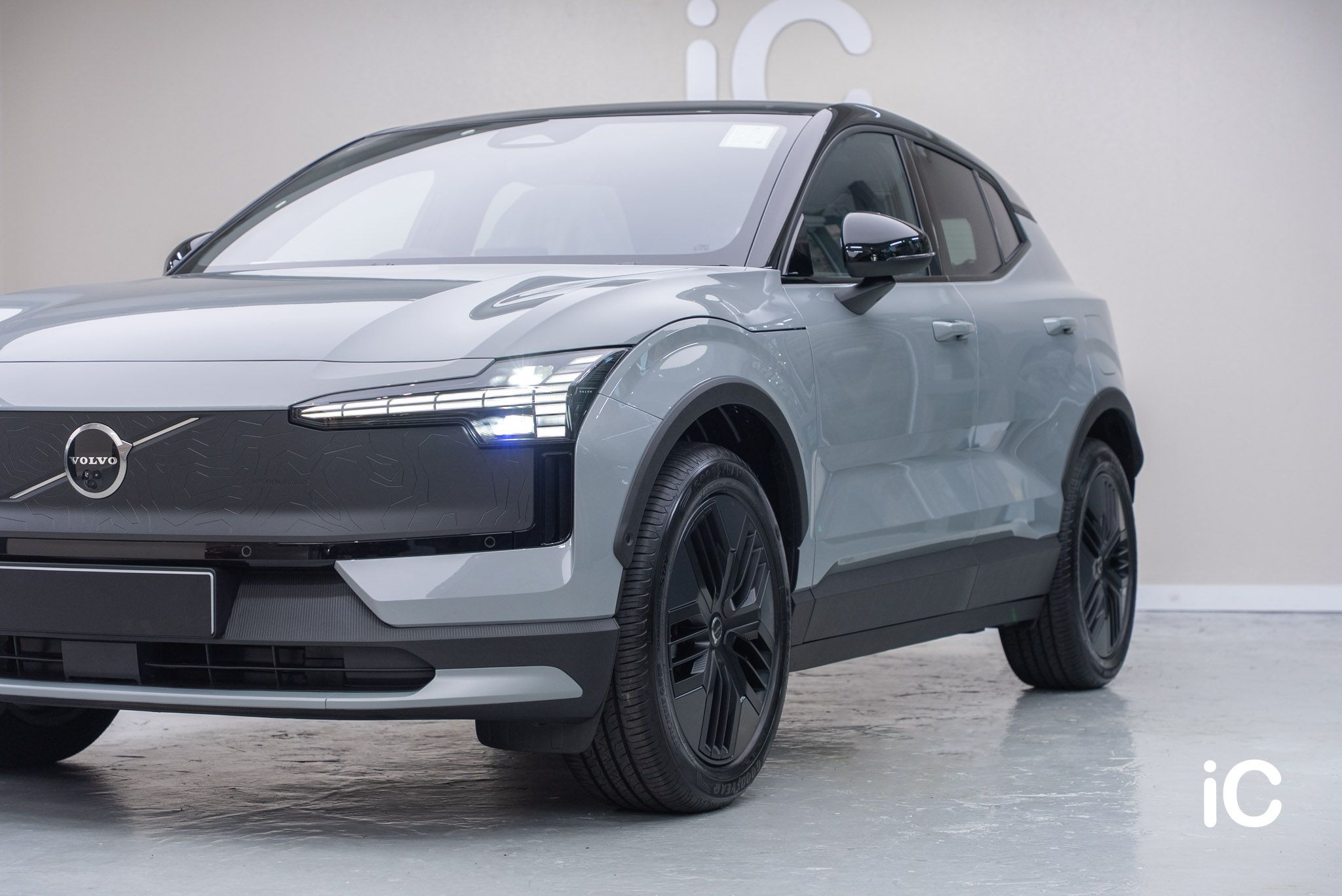 ic-detail-volvo-ex30-grey-gyeon-ppf-24