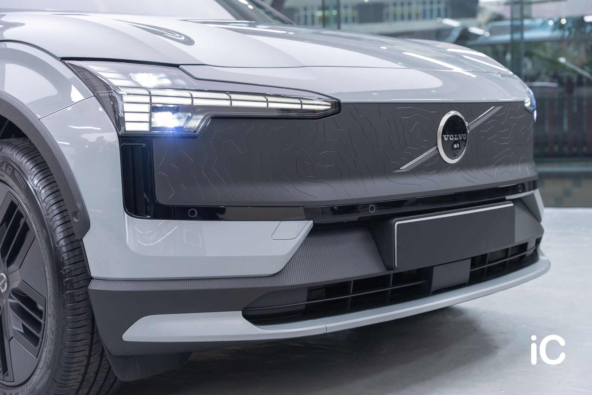 ic-detail-volvo-ex30-grey-gyeon-ppf-26