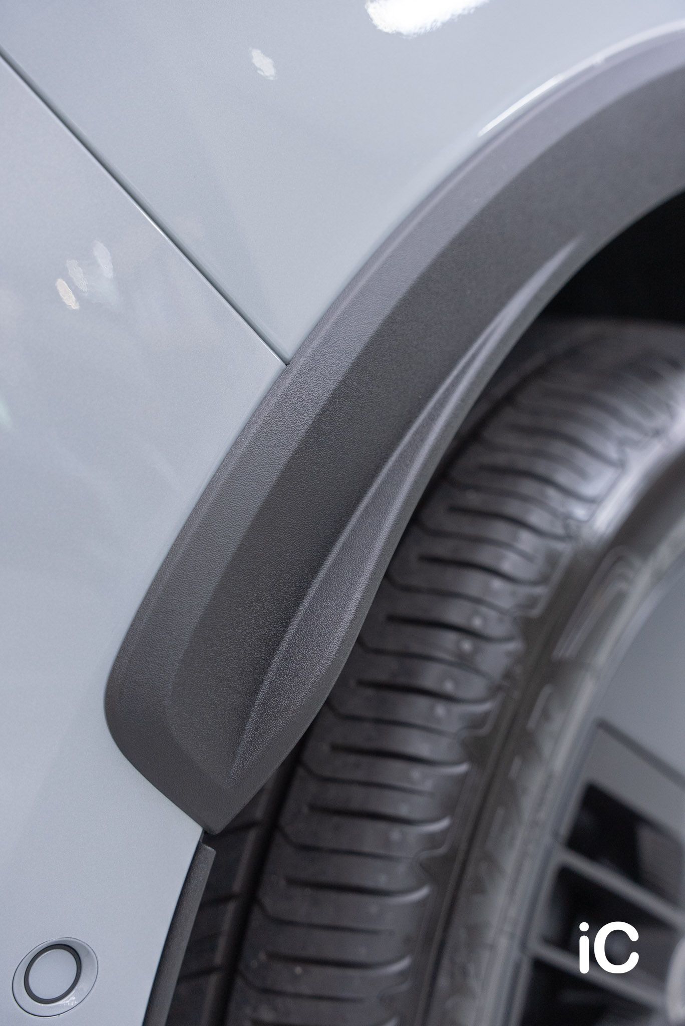 ic-detail-volvo-ex30-grey-gyeon-ppf-37