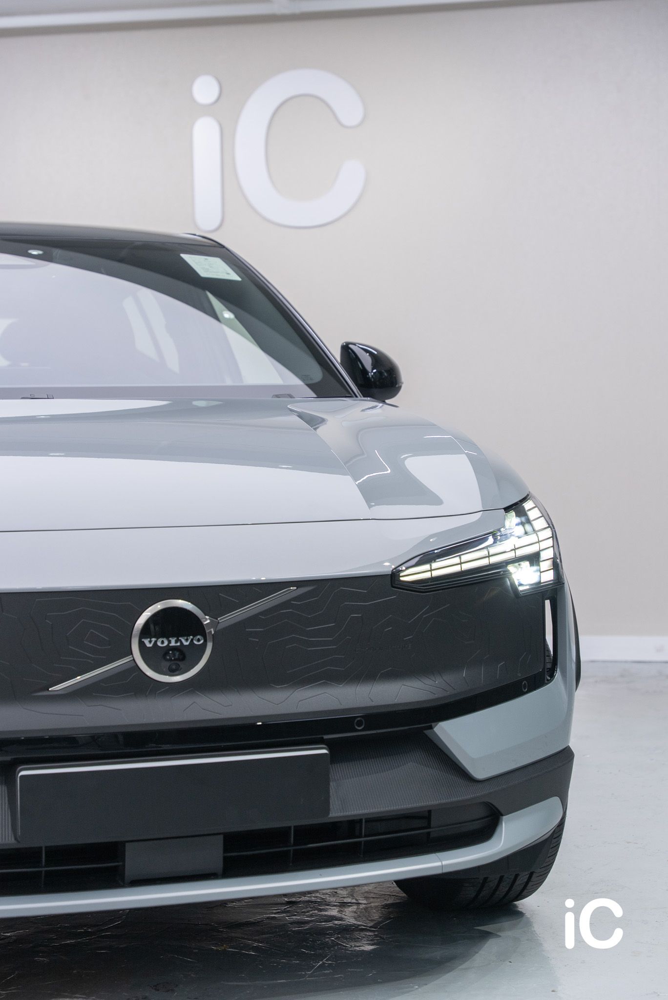 ic-detail-volvo-ex30-grey-gyeon-ppf-4