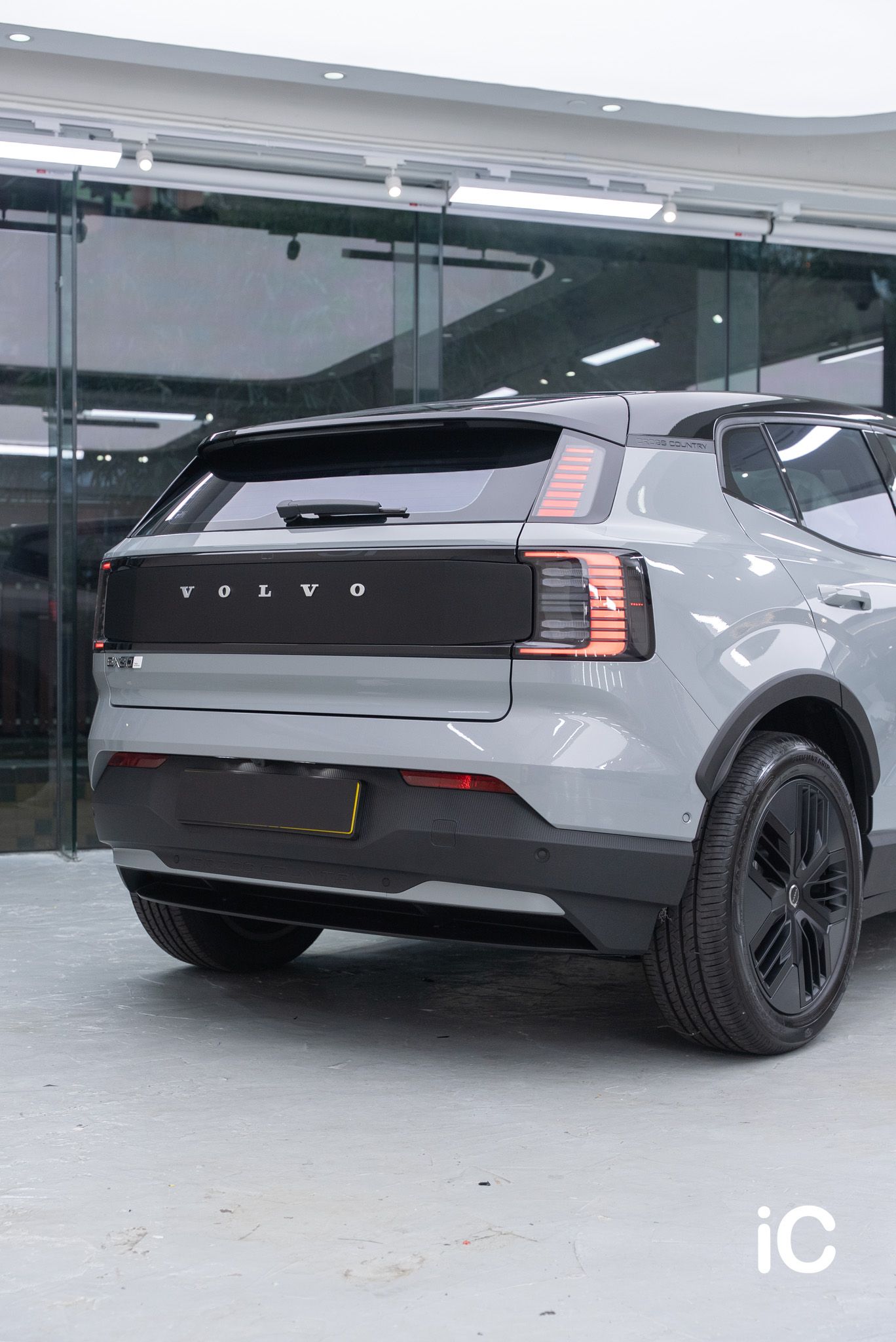ic-detail-volvo-ex30-grey-gyeon-ppf-7