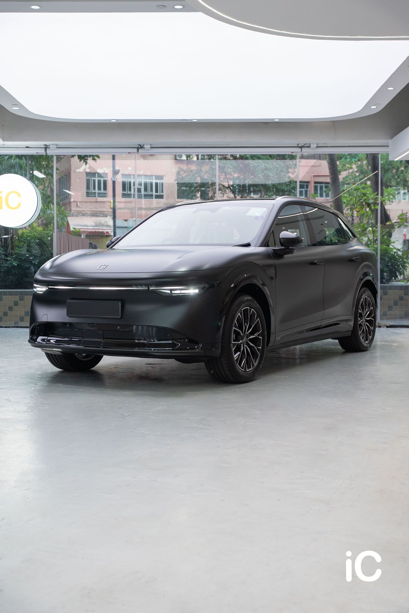 ic-detail-zeekr-7x-om-individual-colour-ppf-satin-black-1