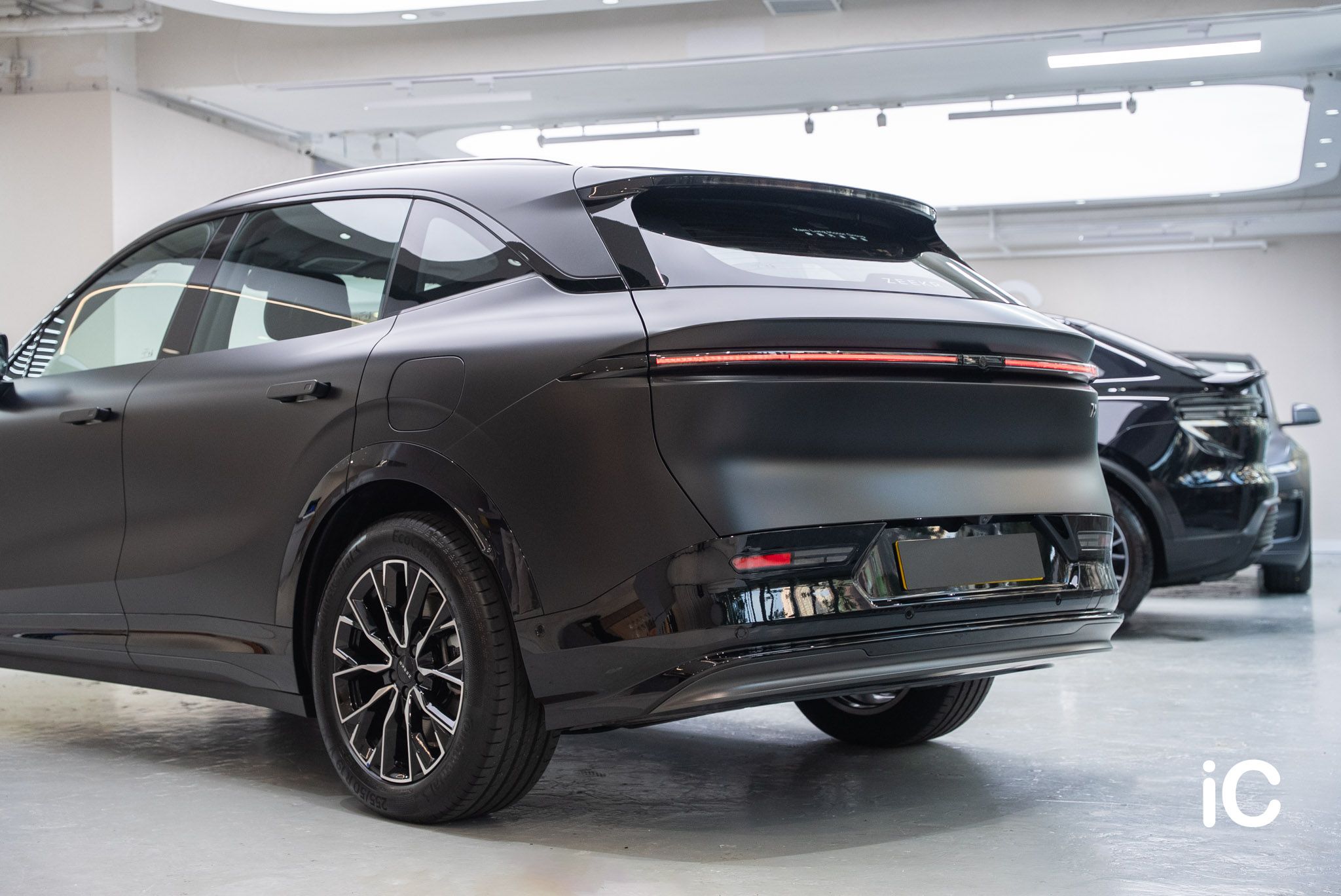 ic-detail-zeekr-7x-om-individual-colour-ppf-satin-black-25