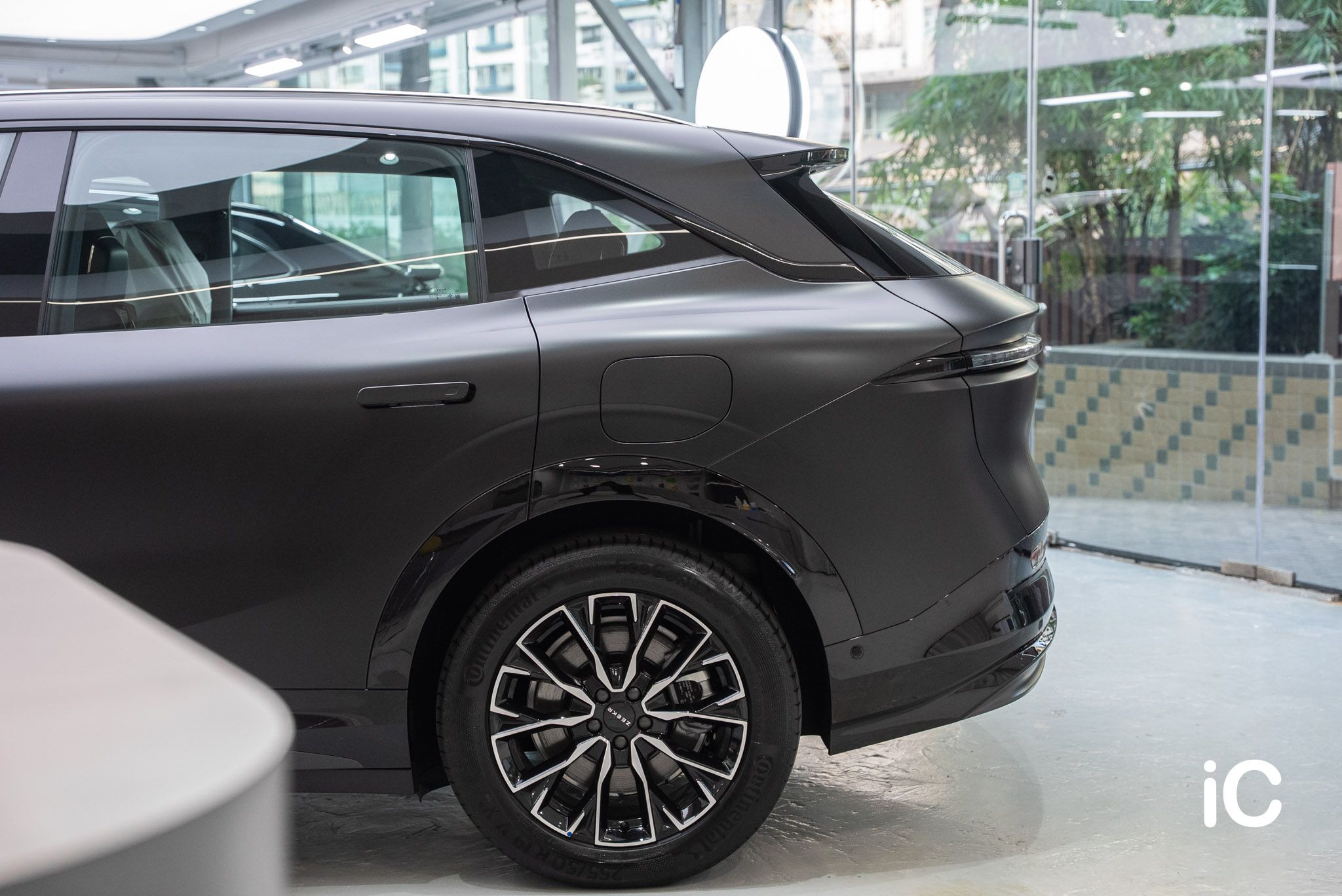 ic-detail-zeekr-7x-om-individual-colour-ppf-satin-black-3