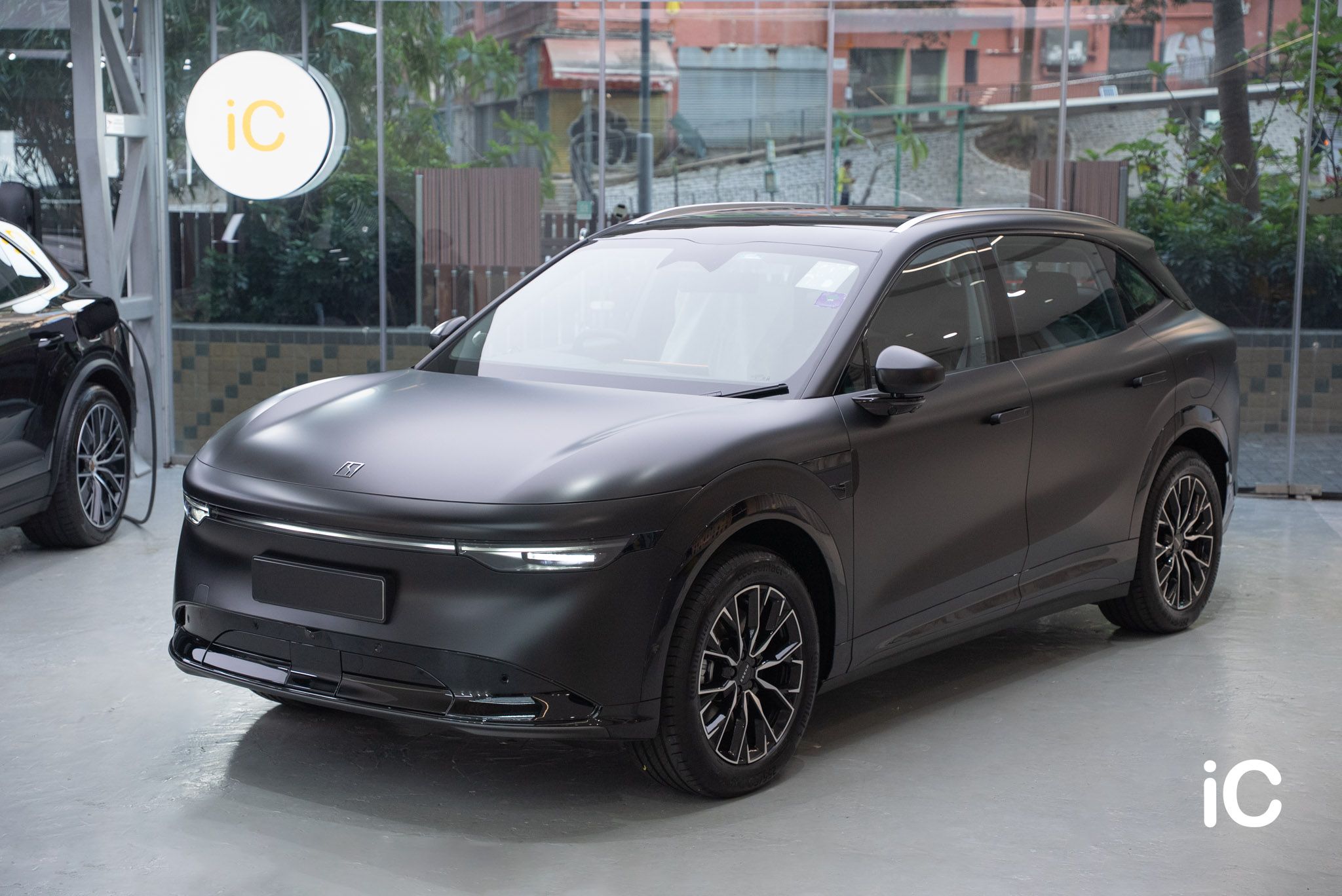 ic-detail-zeekr-7x-om-individual-colour-ppf-satin-black-37