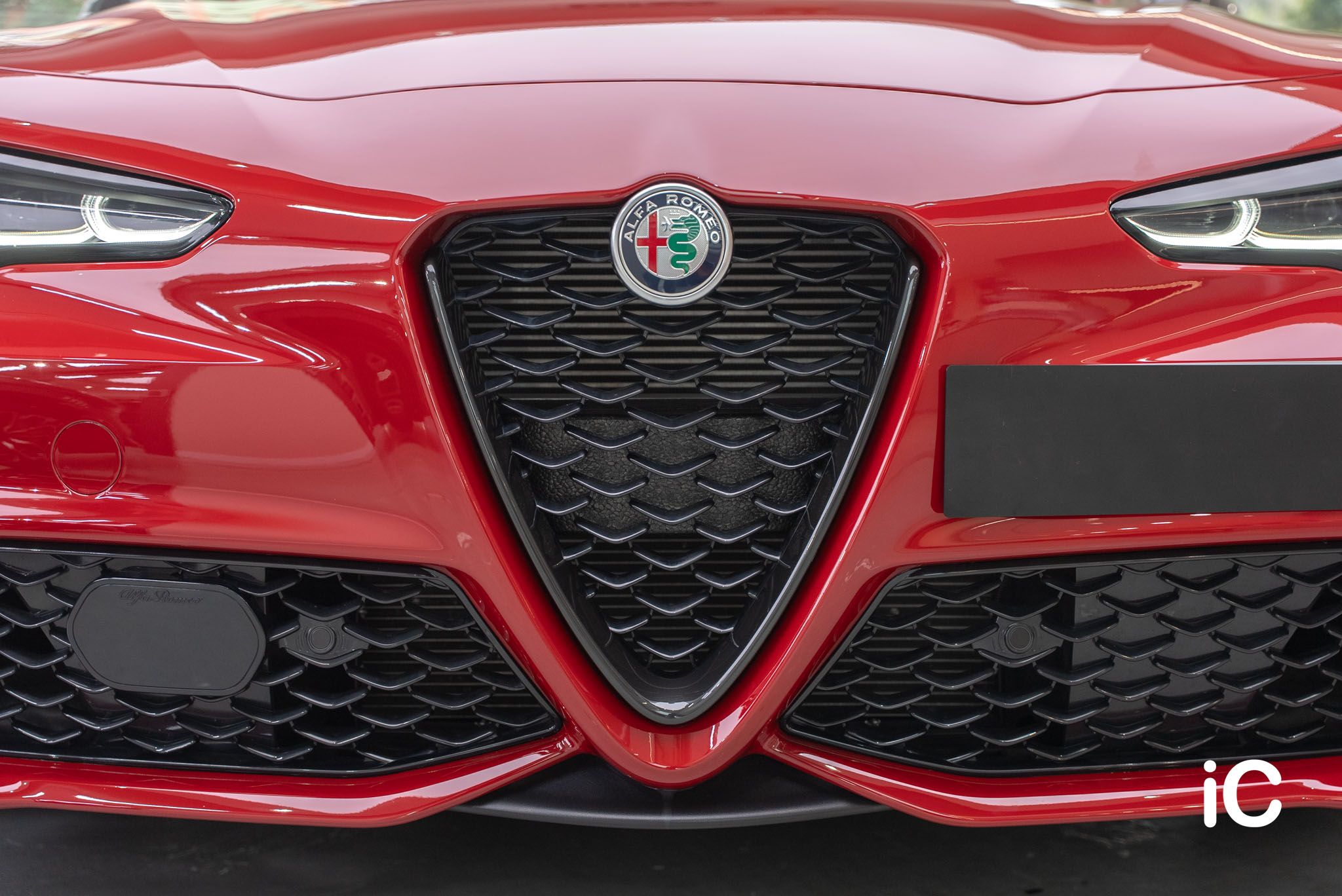 ic-detail-alfa-romeo-giulia-red-gyeon-ppf-21