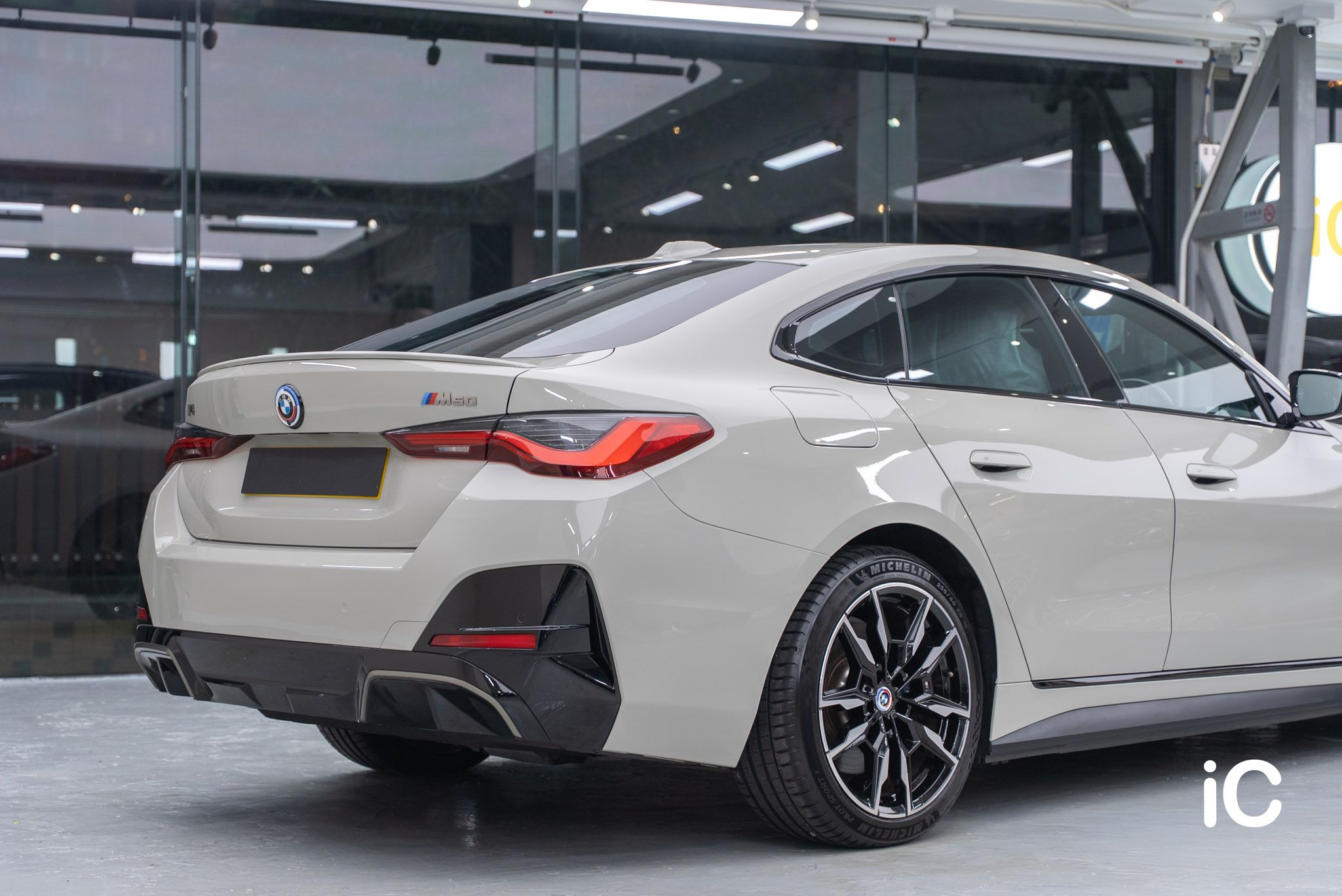 ic-detail-bmw-i4-m50-om-individual-colour-ppf-crayon-16