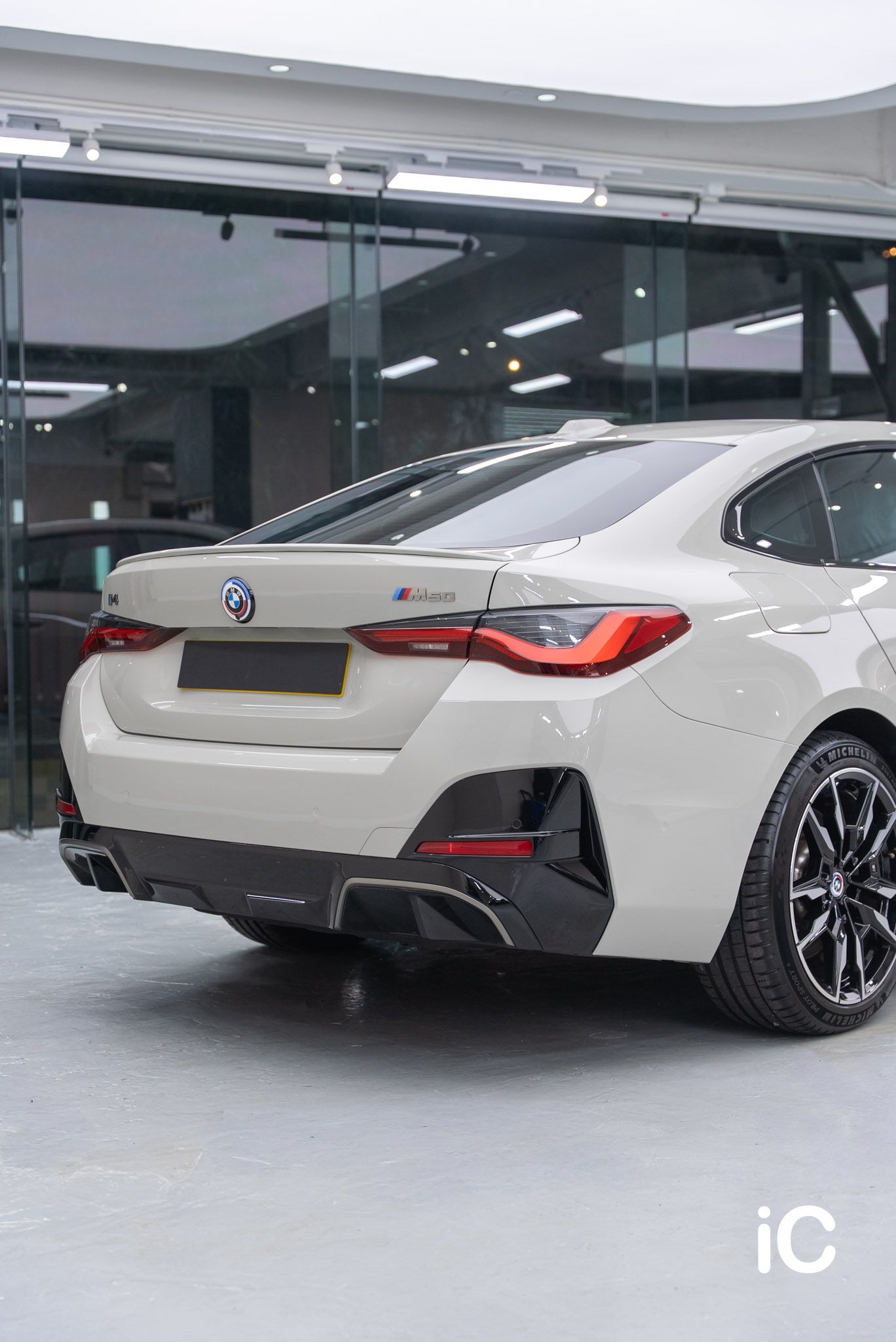 ic-detail-bmw-i4-m50-om-individual-colour-ppf-crayon-17