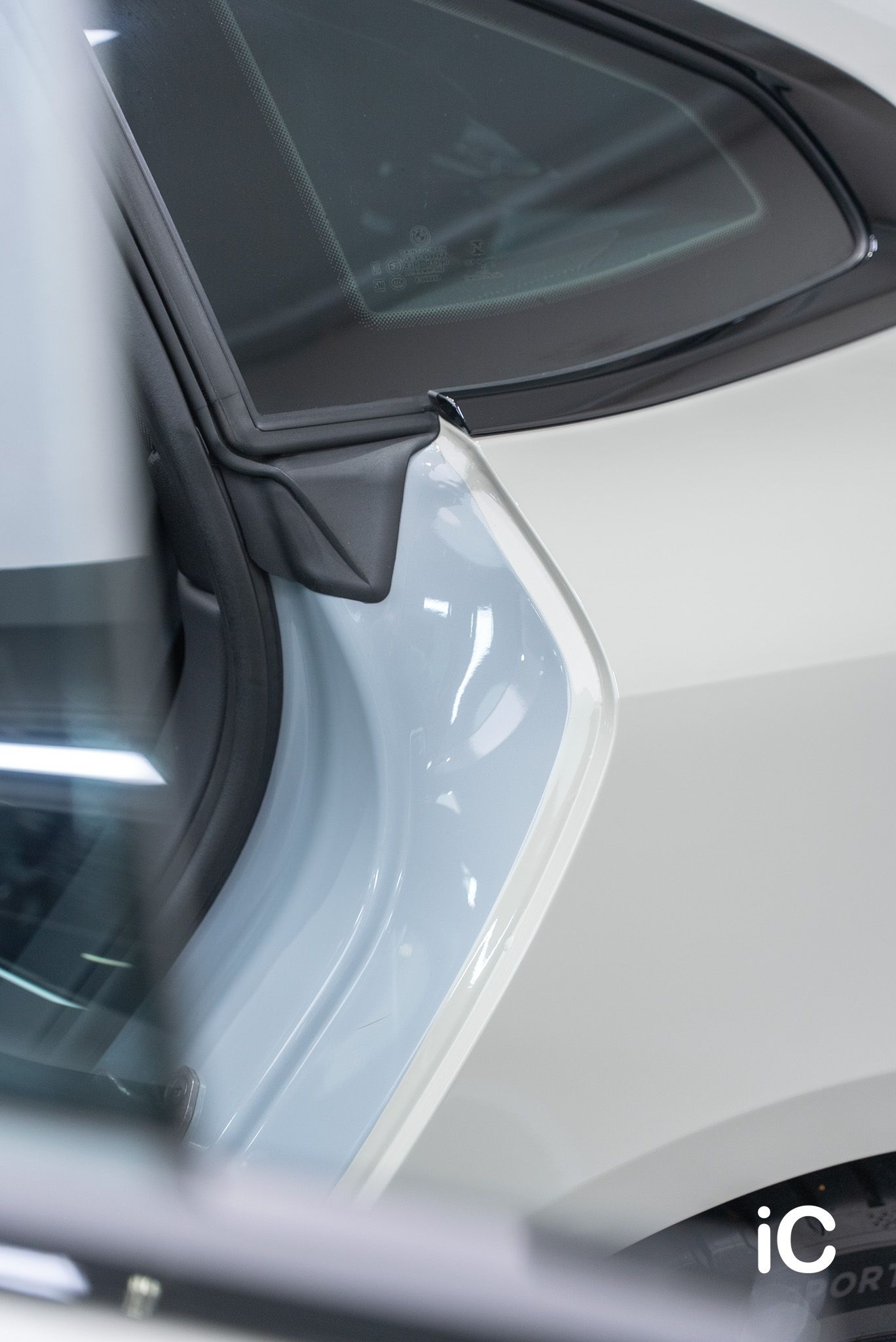 ic-detail-bmw-i4-m50-om-individual-colour-ppf-crayon-30