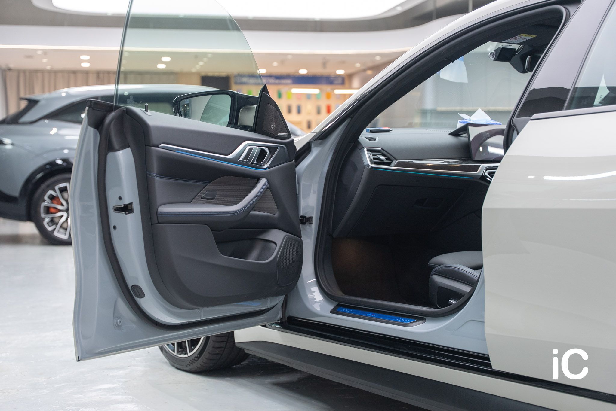 ic-detail-bmw-i4-m50-om-individual-colour-ppf-crayon-31