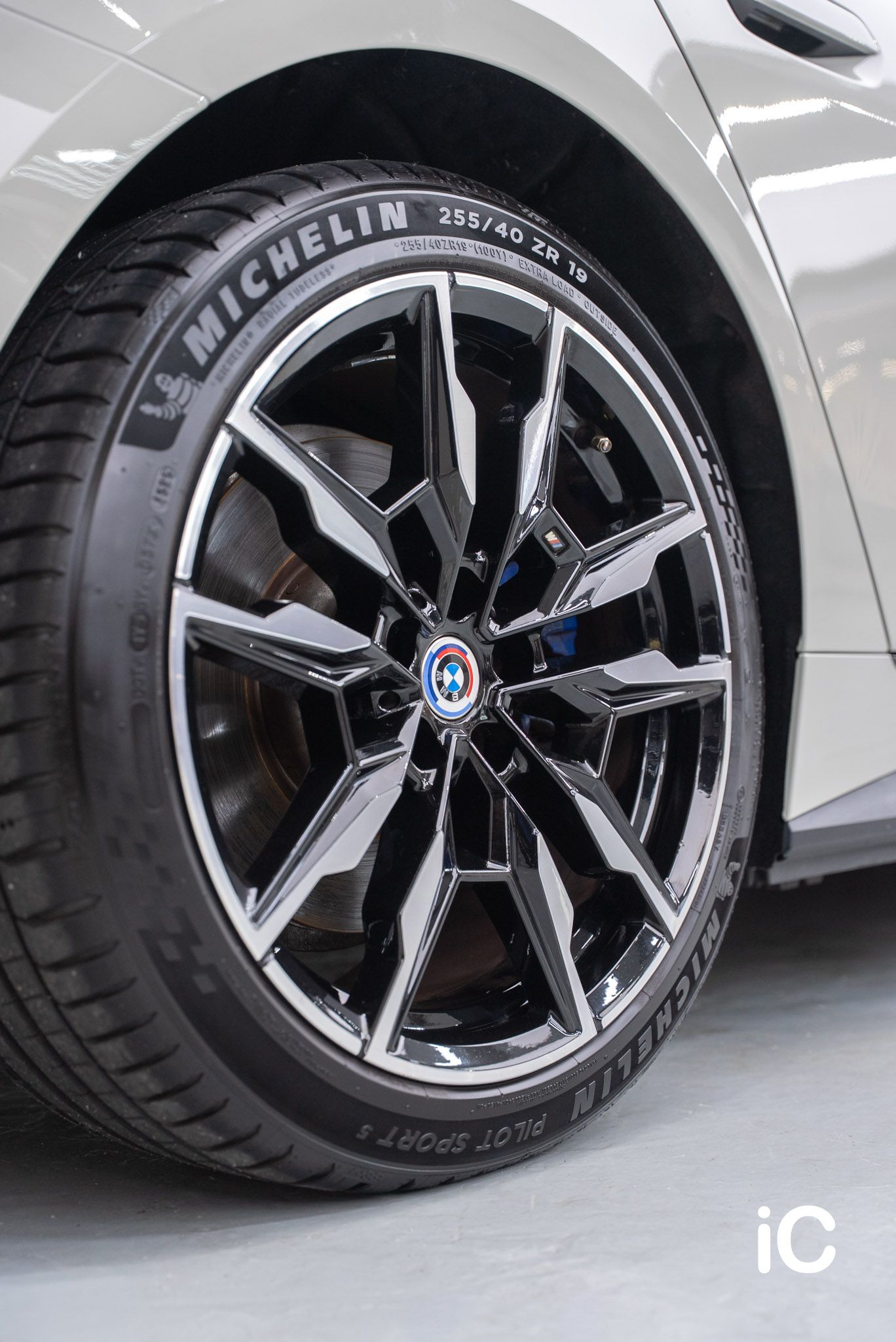 ic-detail-bmw-i4-m50-om-individual-colour-ppf-crayon-32