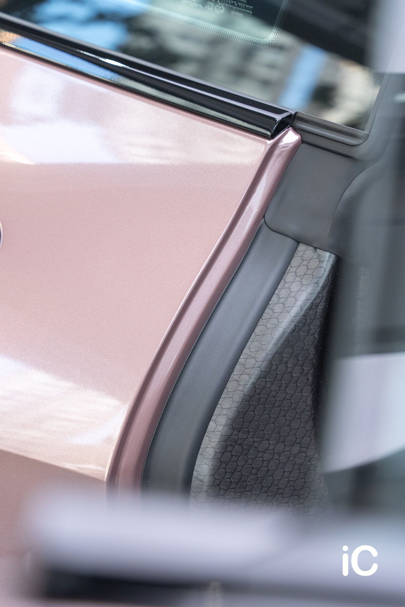 ic-detail-bmw-ix-om-individual-colour-ppf-frozen-berry-16