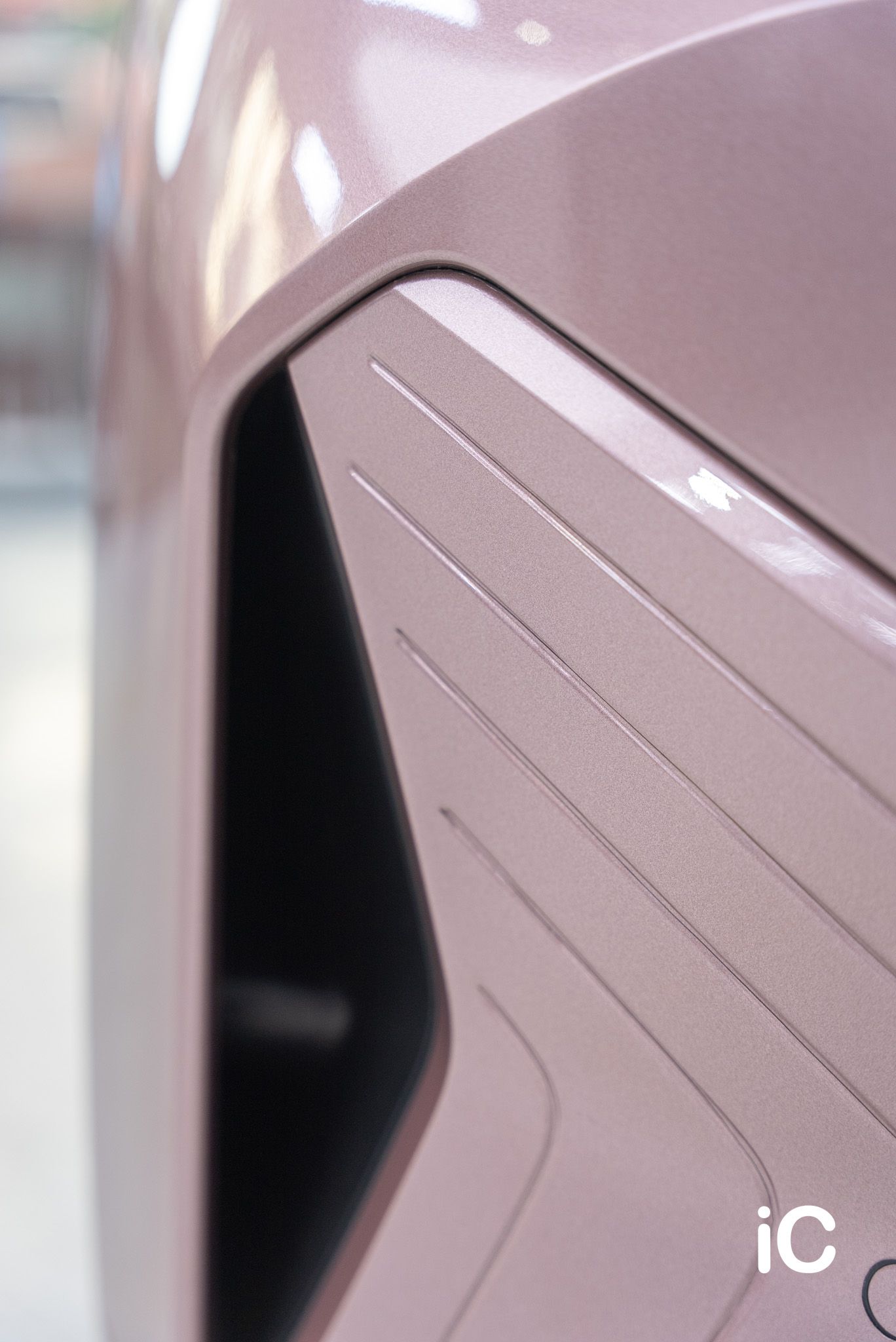 ic-detail-bmw-ix-om-individual-colour-ppf-frozen-berry-24