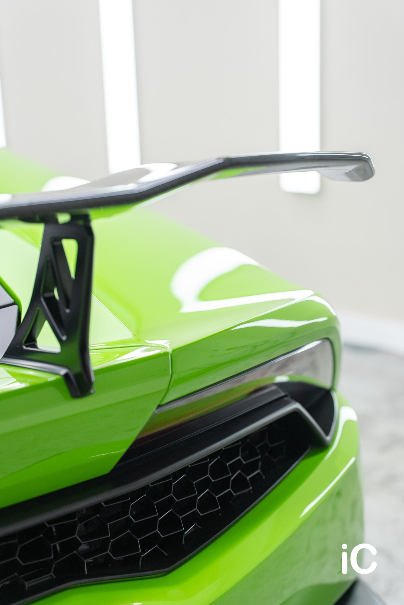 ic-detail-lamborghini-huracán-ulgo-black-infinity-10
