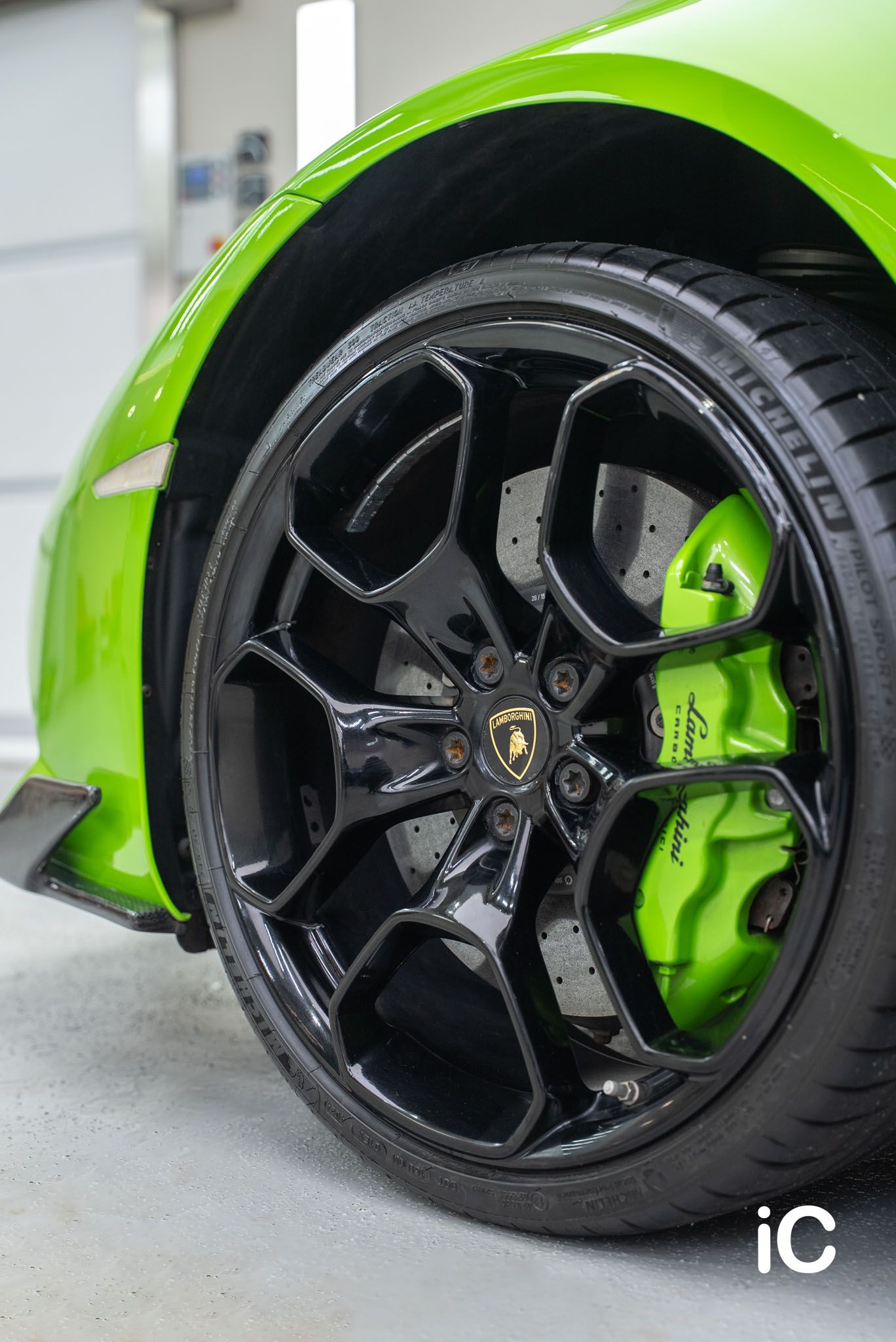 ic-detail-lamborghini-huracán-ulgo-black-infinity-4