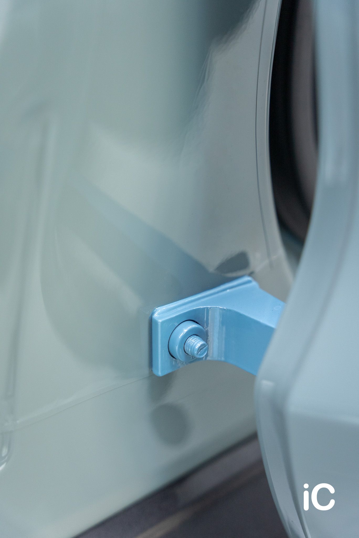 ic-detail-porsche-taycan-4-ct-om-individual-colour-ppf-shade-green-24