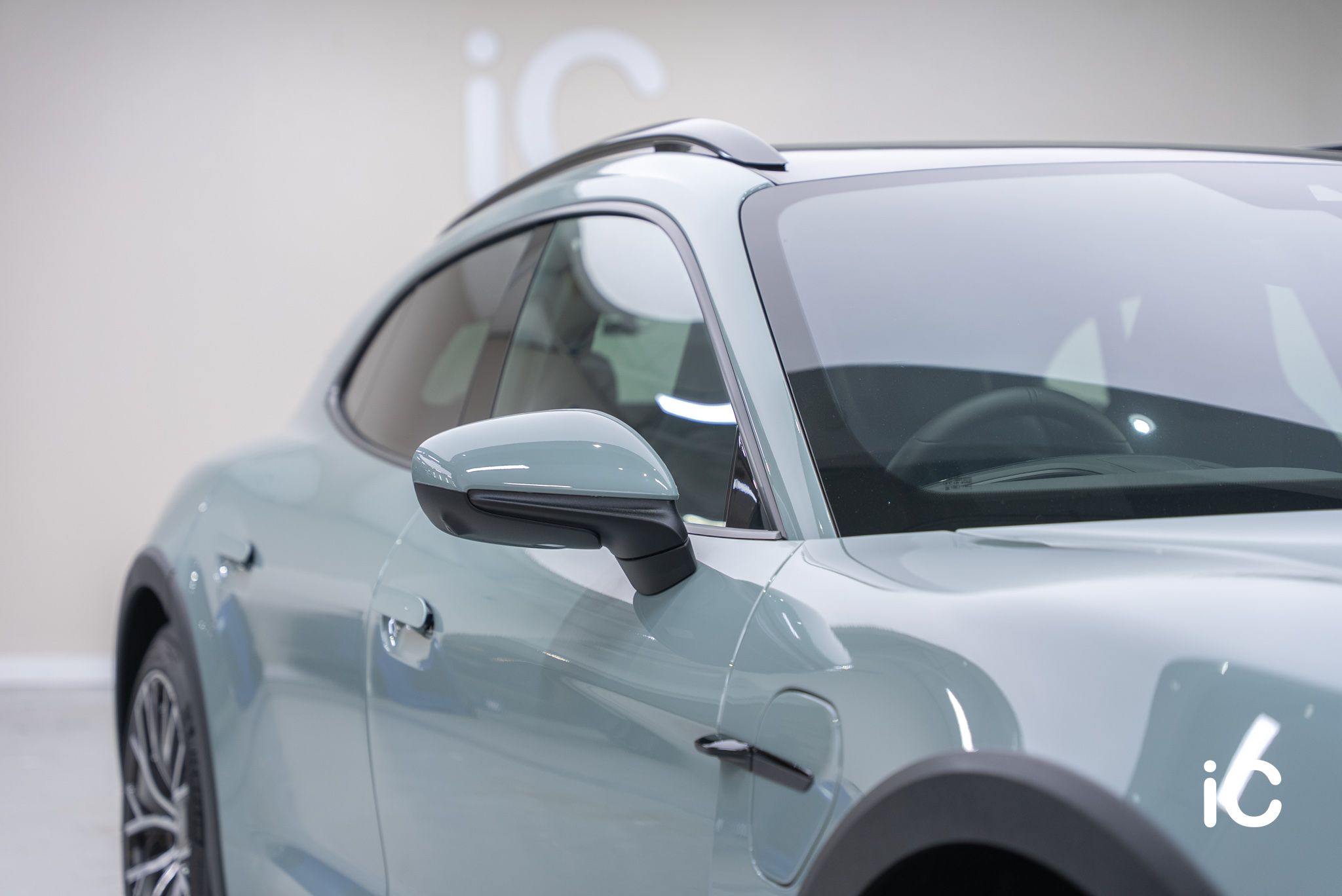 ic-detail-porsche-taycan-4-ct-om-individual-colour-ppf-shade-green-31