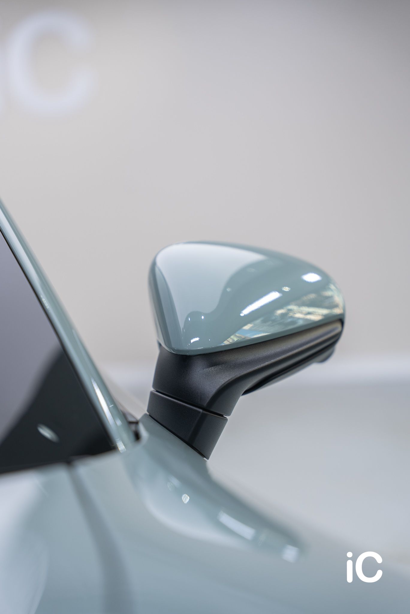 ic-detail-porsche-taycan-4-ct-om-individual-colour-ppf-shade-green-32