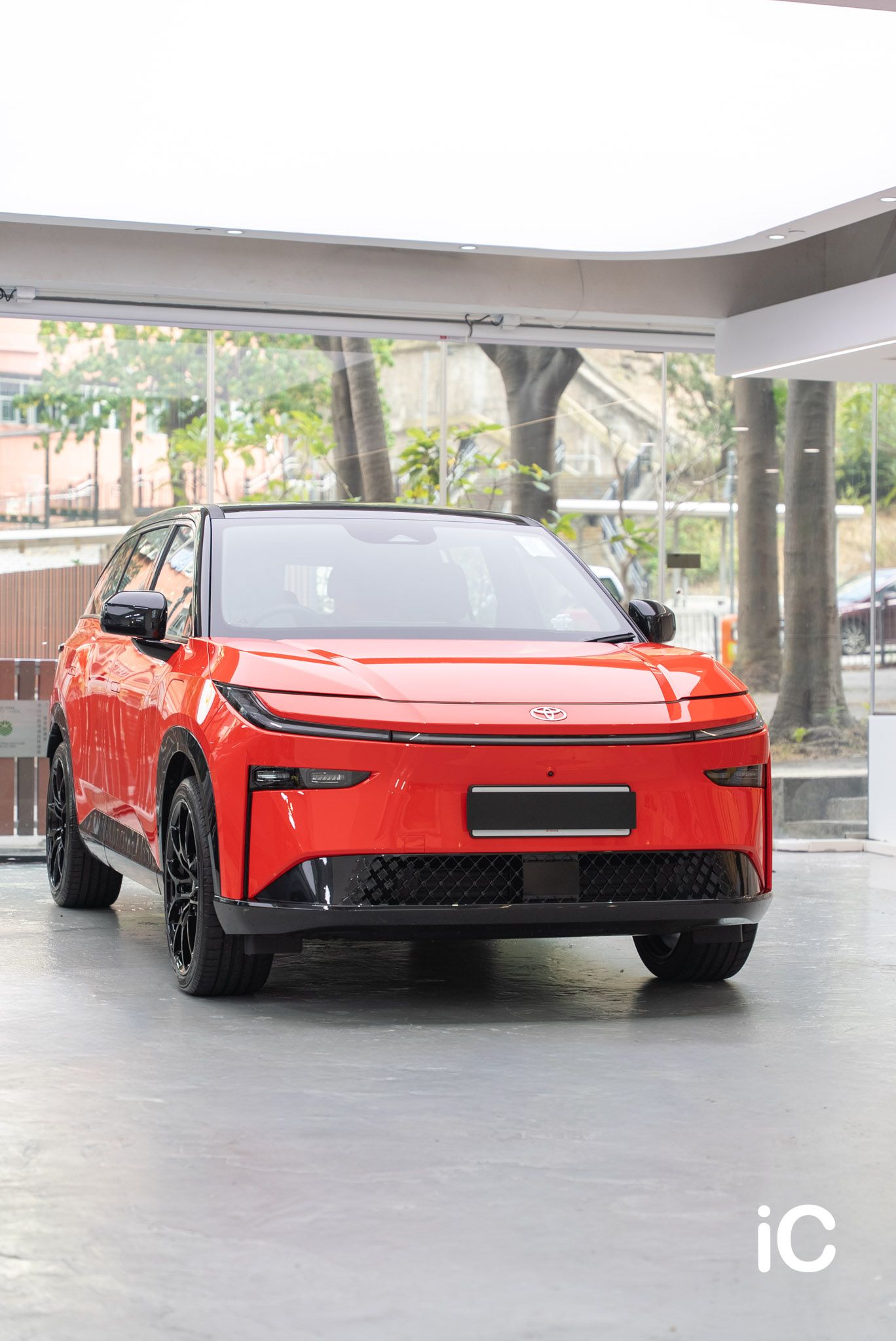 ic-detail-toyota-bz3x-om-individual-colour-ppf-rosso-crossa-1