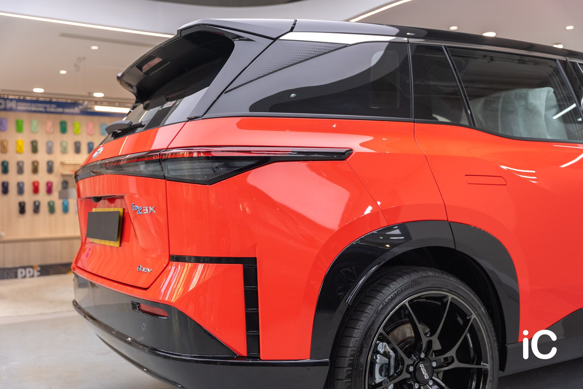 ic-detail-toyota-bz3x-om-individual-colour-ppf-rosso-crossa-14