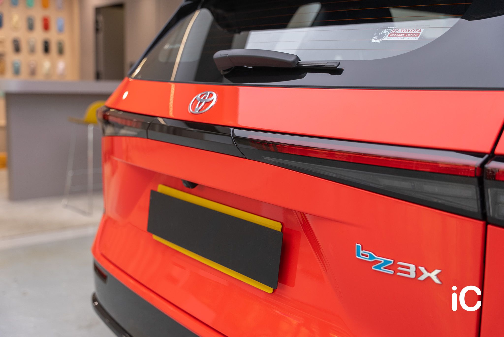ic-detail-toyota-bz3x-om-individual-colour-ppf-rosso-crossa-24