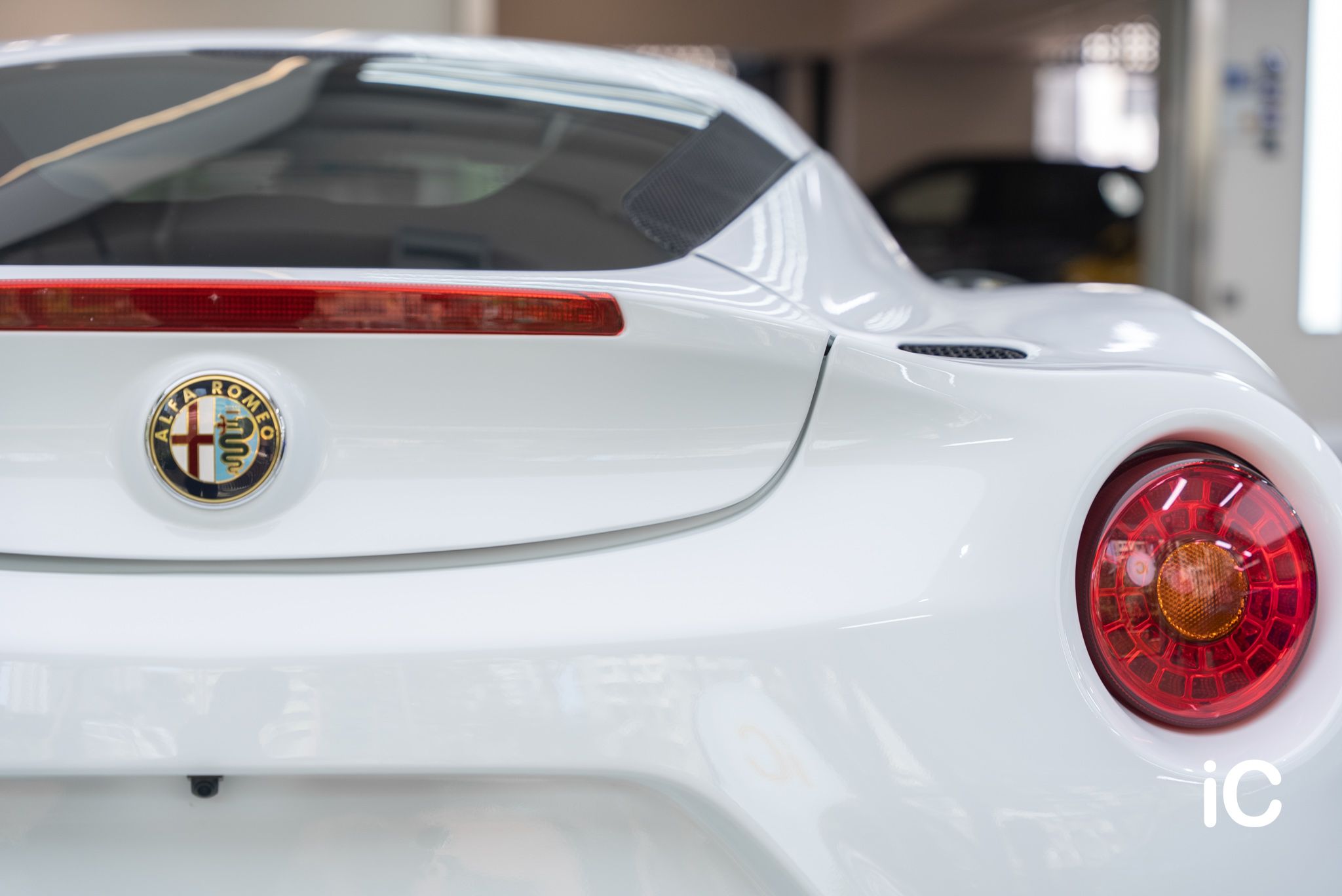 ic-detail-alfa-romeo-4c-white-gyeon-ppf-25