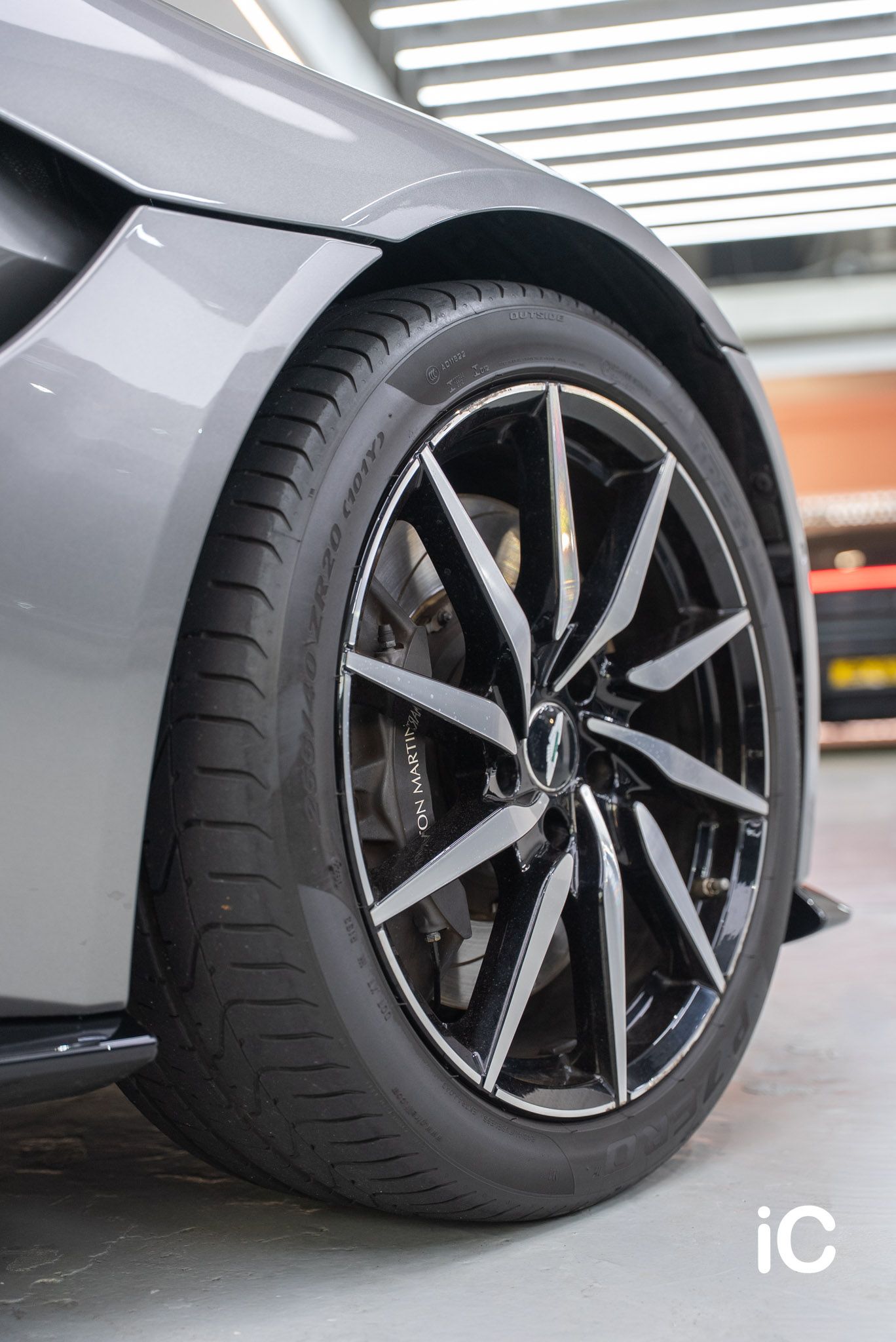 ic-detail-aston-martin-vantage-grey-gyeon-ppf-11