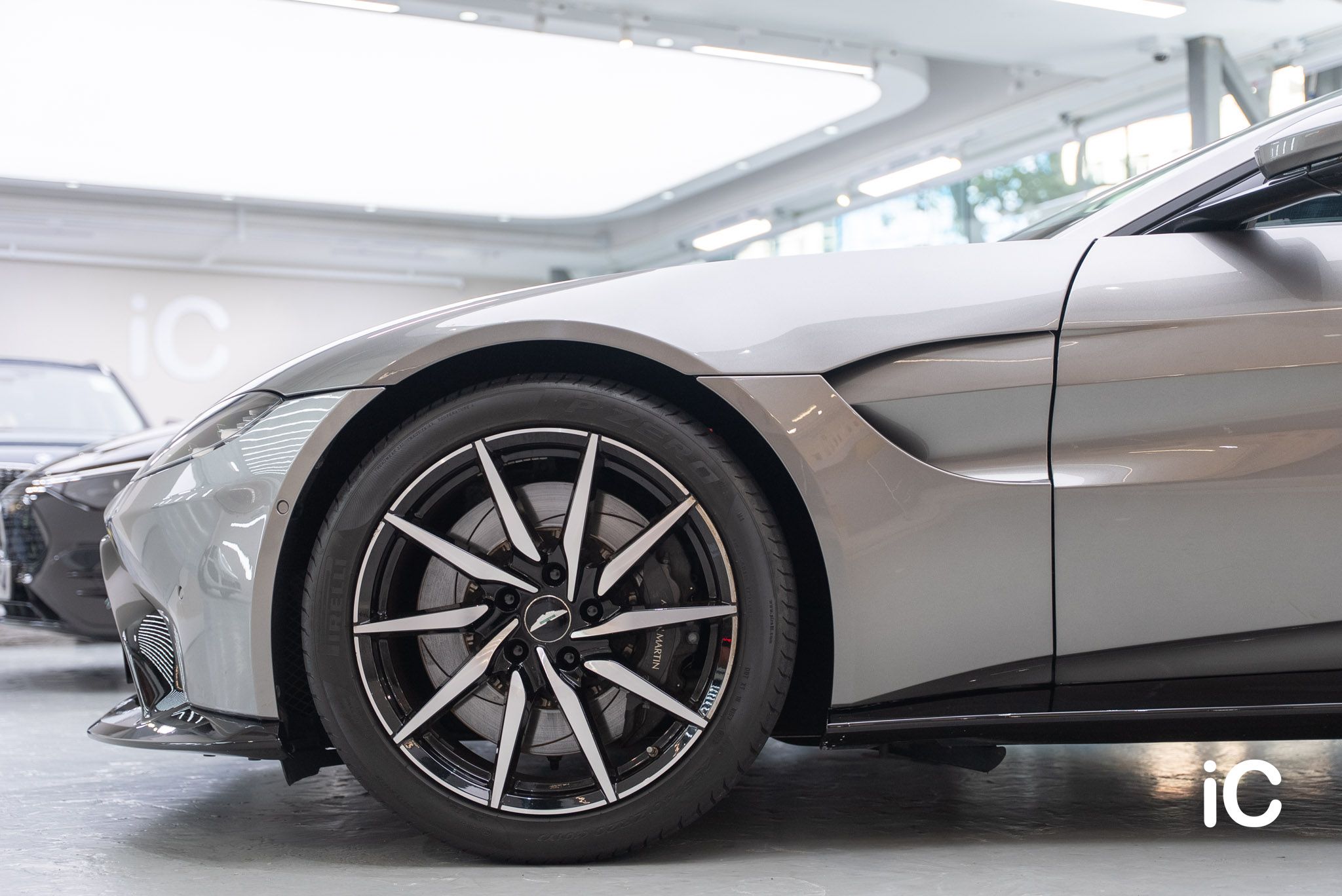 ic-detail-aston-martin-vantage-grey-gyeon-ppf-14