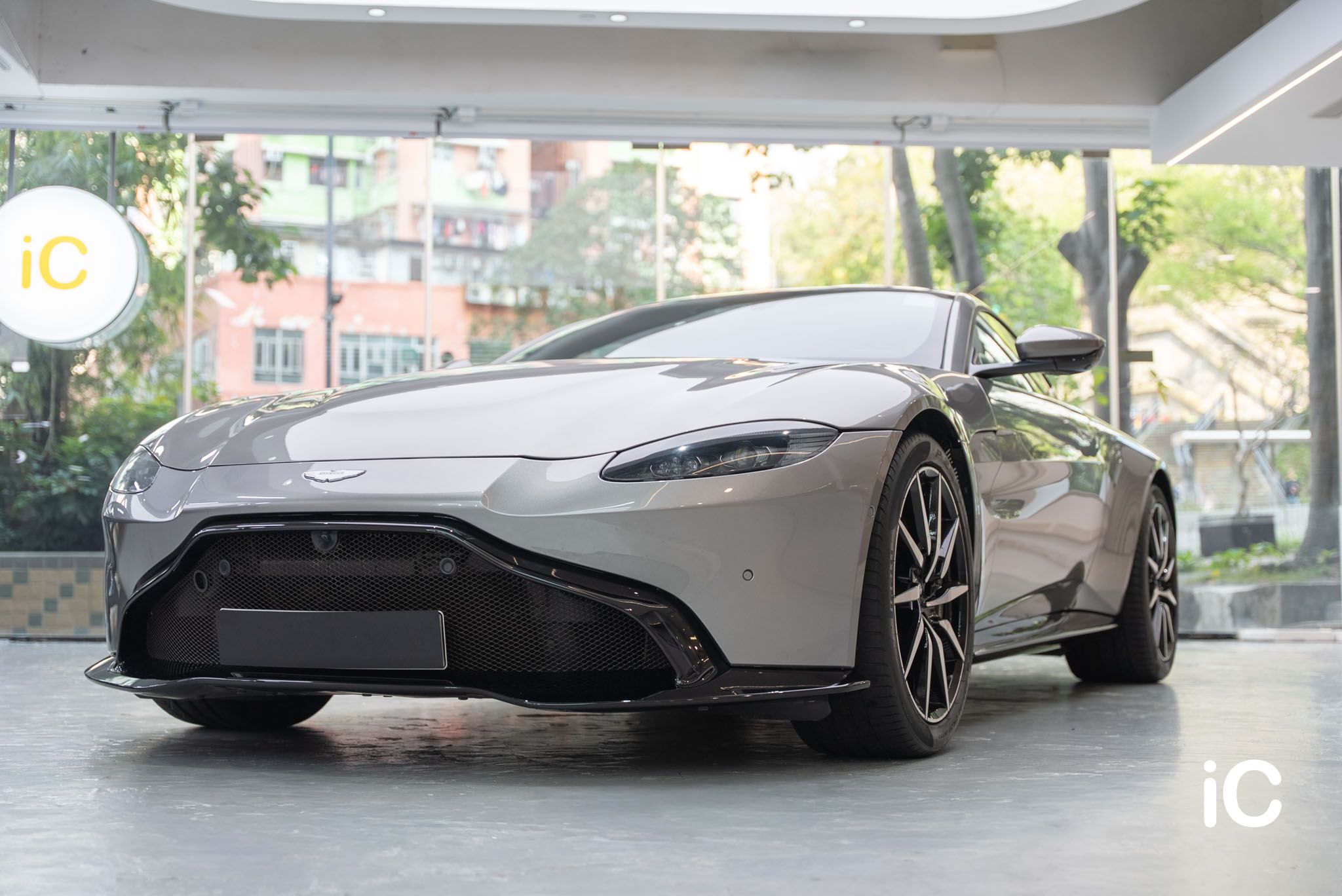 ic-detail-aston-martin-vantage-grey-gyeon-ppf-16