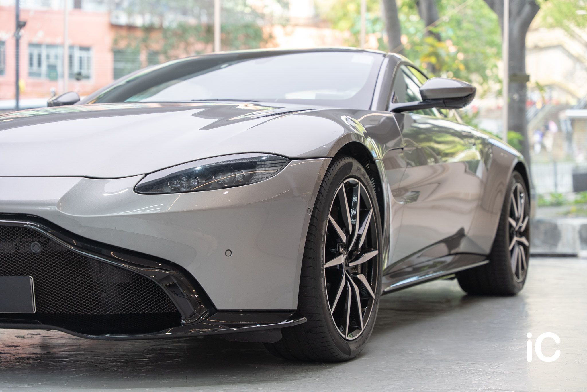 ic-detail-aston-martin-vantage-grey-gyeon-ppf-17