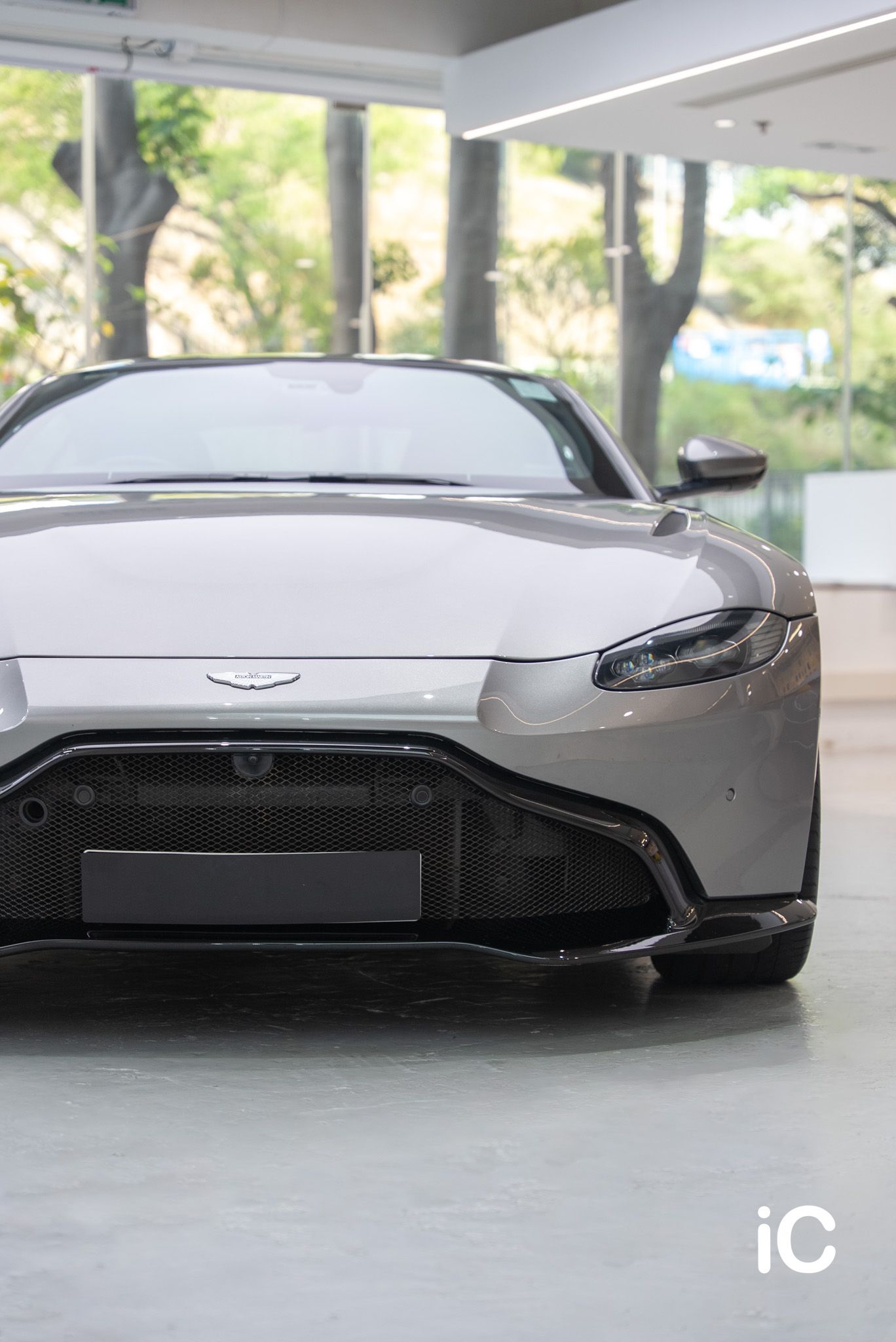 ic-detail-aston-martin-vantage-grey-gyeon-ppf-19