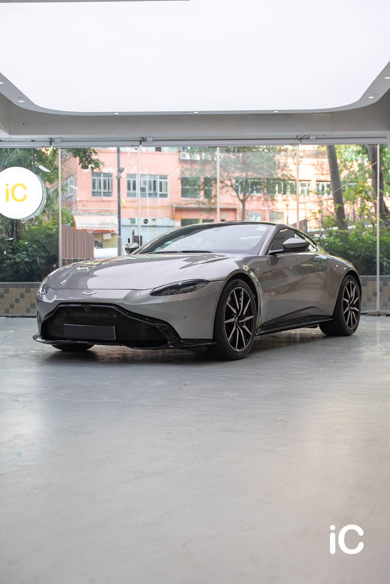 ic-detail-aston-martin-vantage-grey-gyeon-ppf-2-1