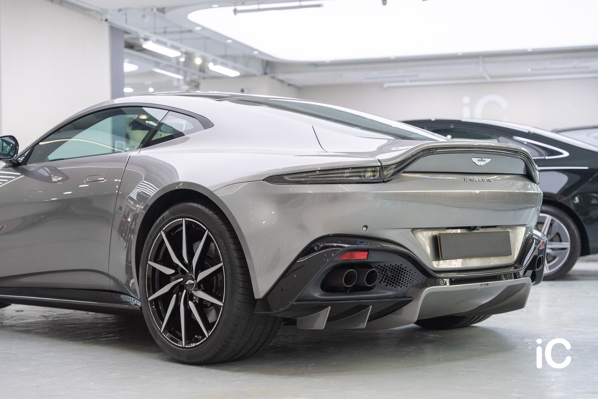 ic-detail-aston-martin-vantage-grey-gyeon-ppf-24