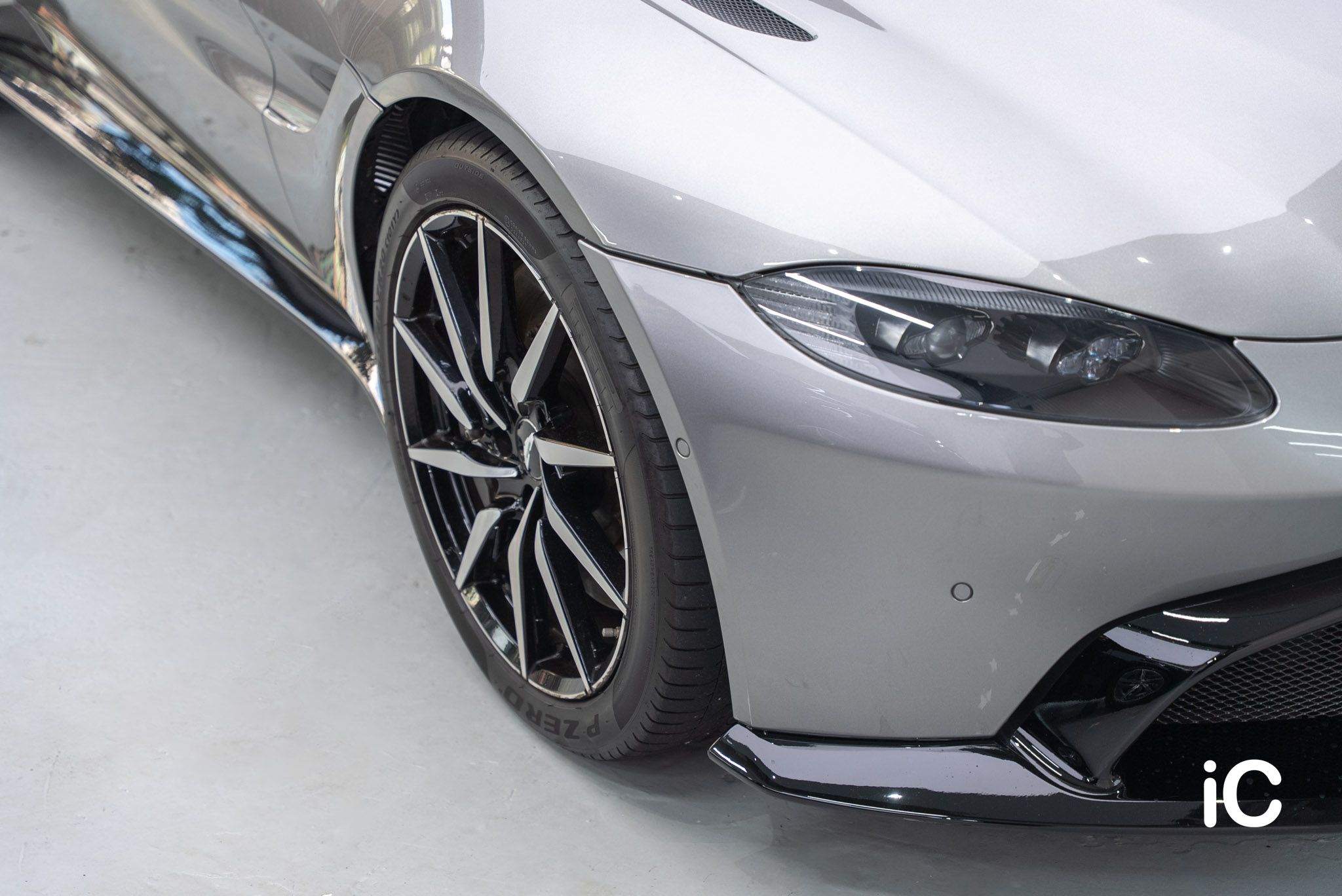 ic-detail-aston-martin-vantage-grey-gyeon-ppf-28