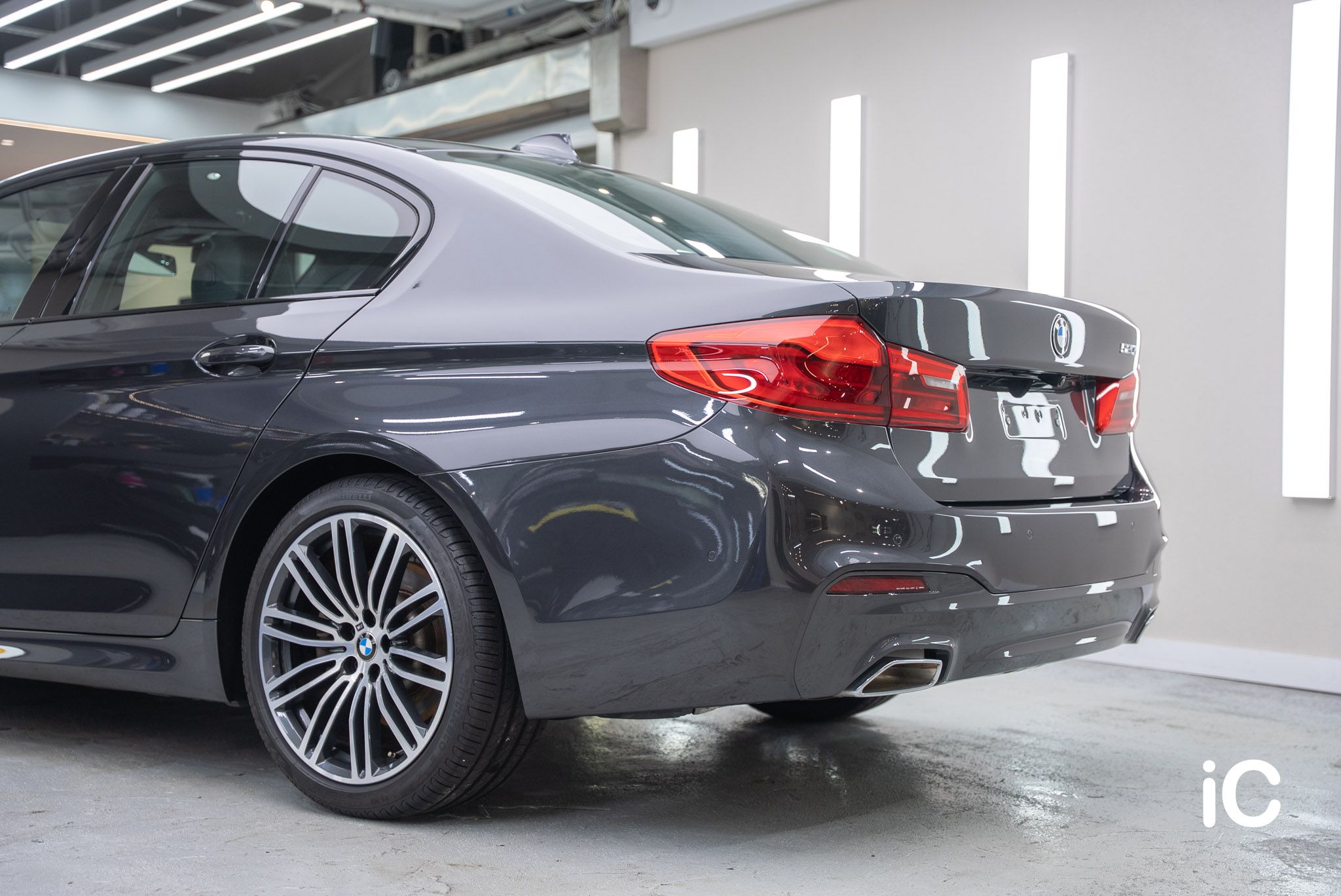 ic-detail-bmw-520-grey-ulgo-black-infinity-11