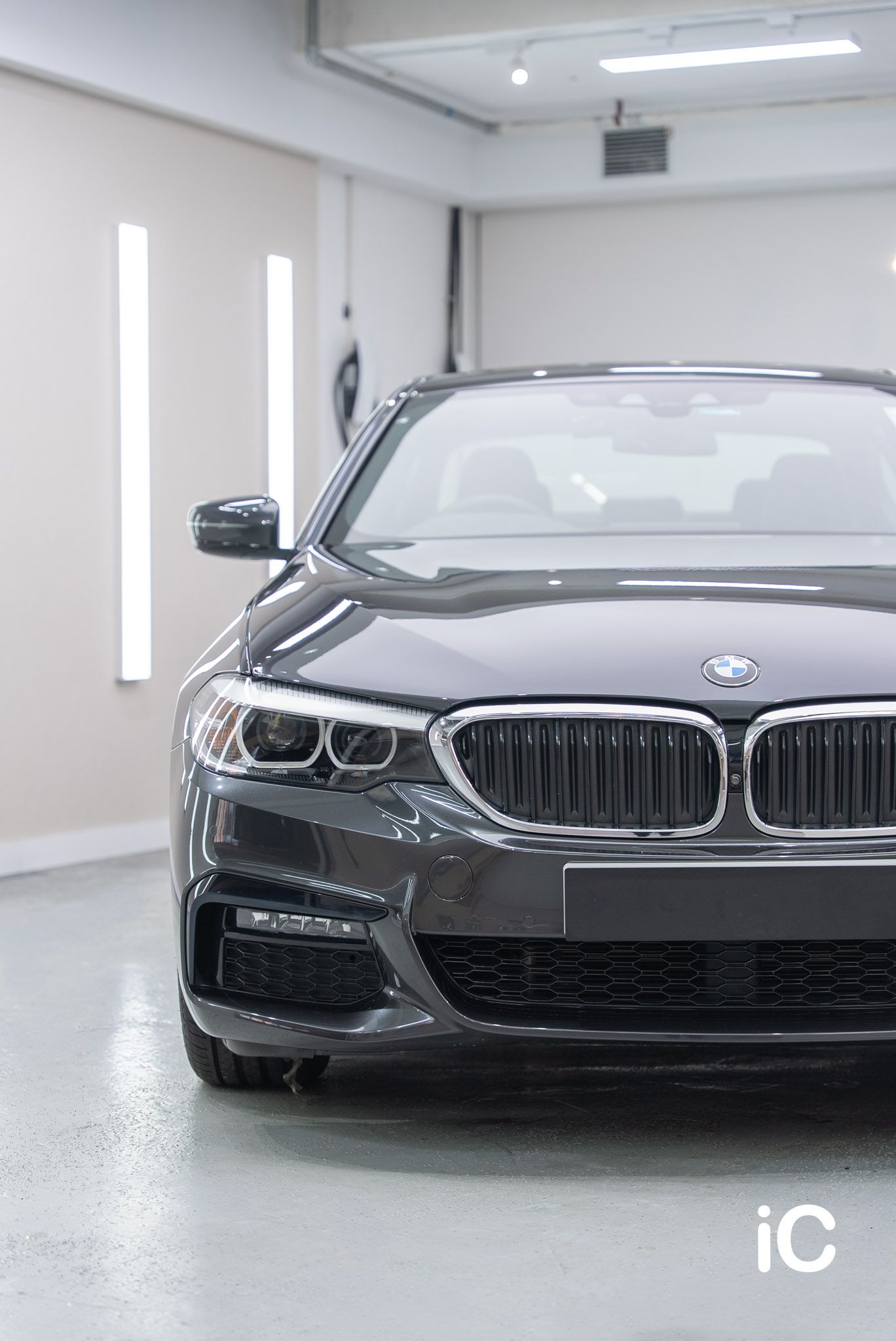 ic-detail-bmw-520-grey-ulgo-black-infinity-2