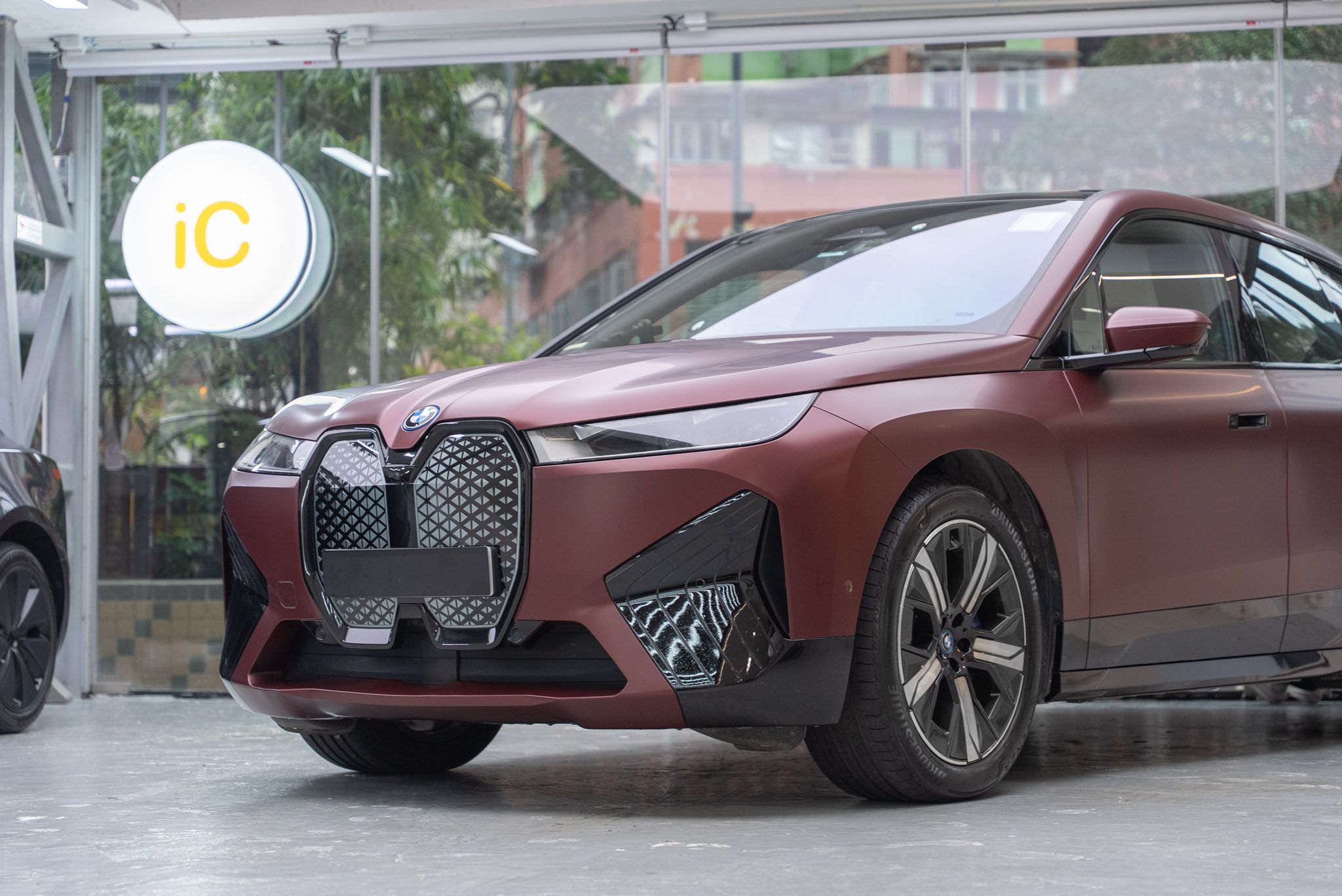ic-detail-bmw-ix-red-gyeon-matte-ppf-1
