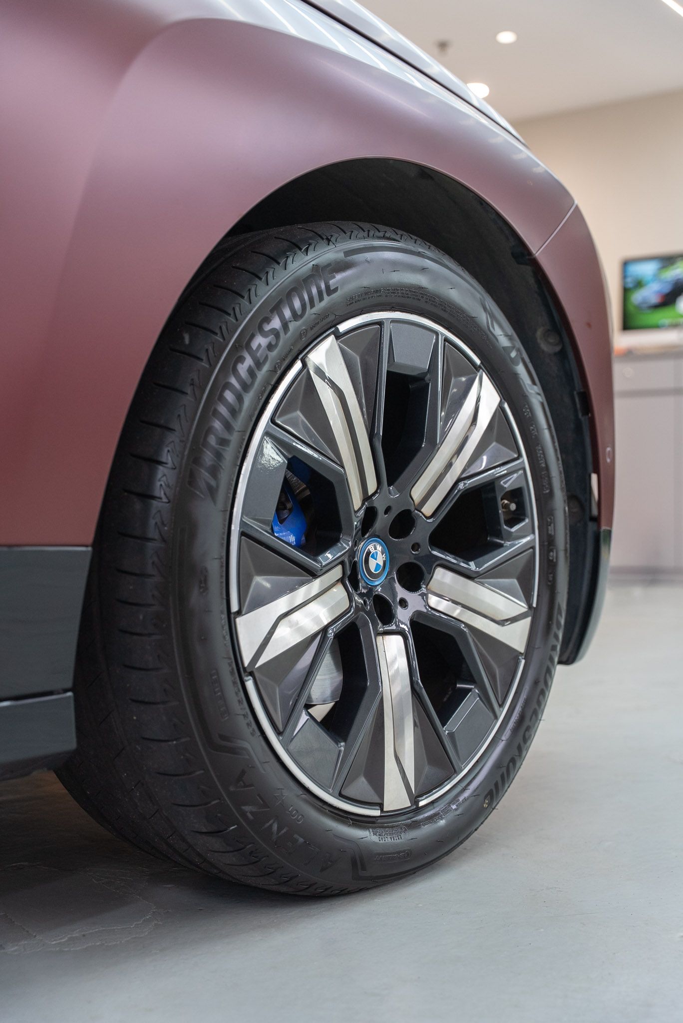 ic-detail-bmw-ix-red-gyeon-matte-ppf-15