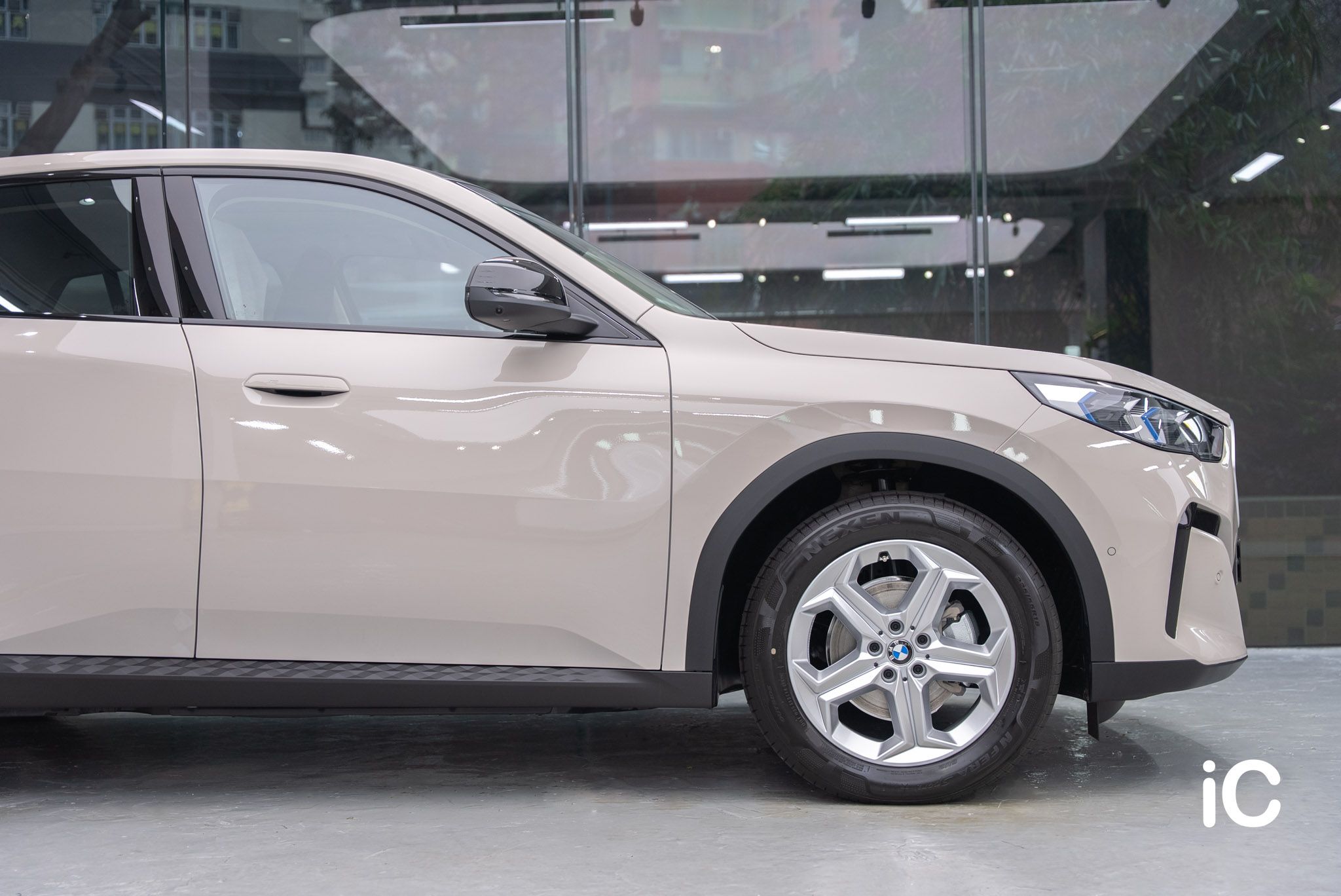 ic-detail-bmw-ix2-dune-grey-gyeon-ppf-14