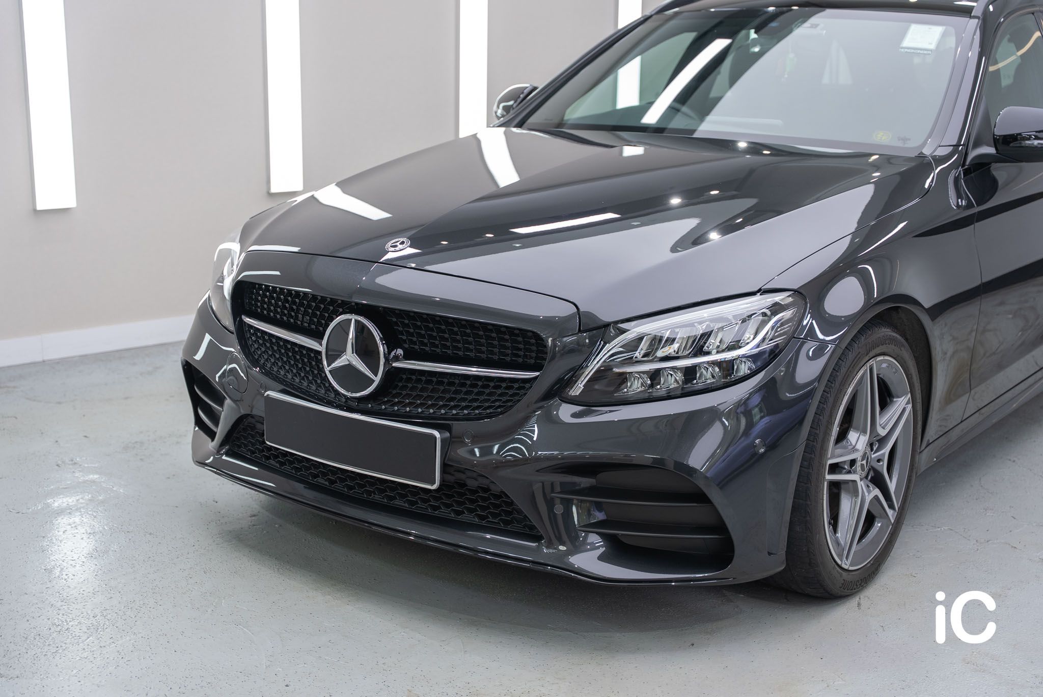 ic-detail-mercedes-benz-c-200-grey-ulgo-black-infinity-17