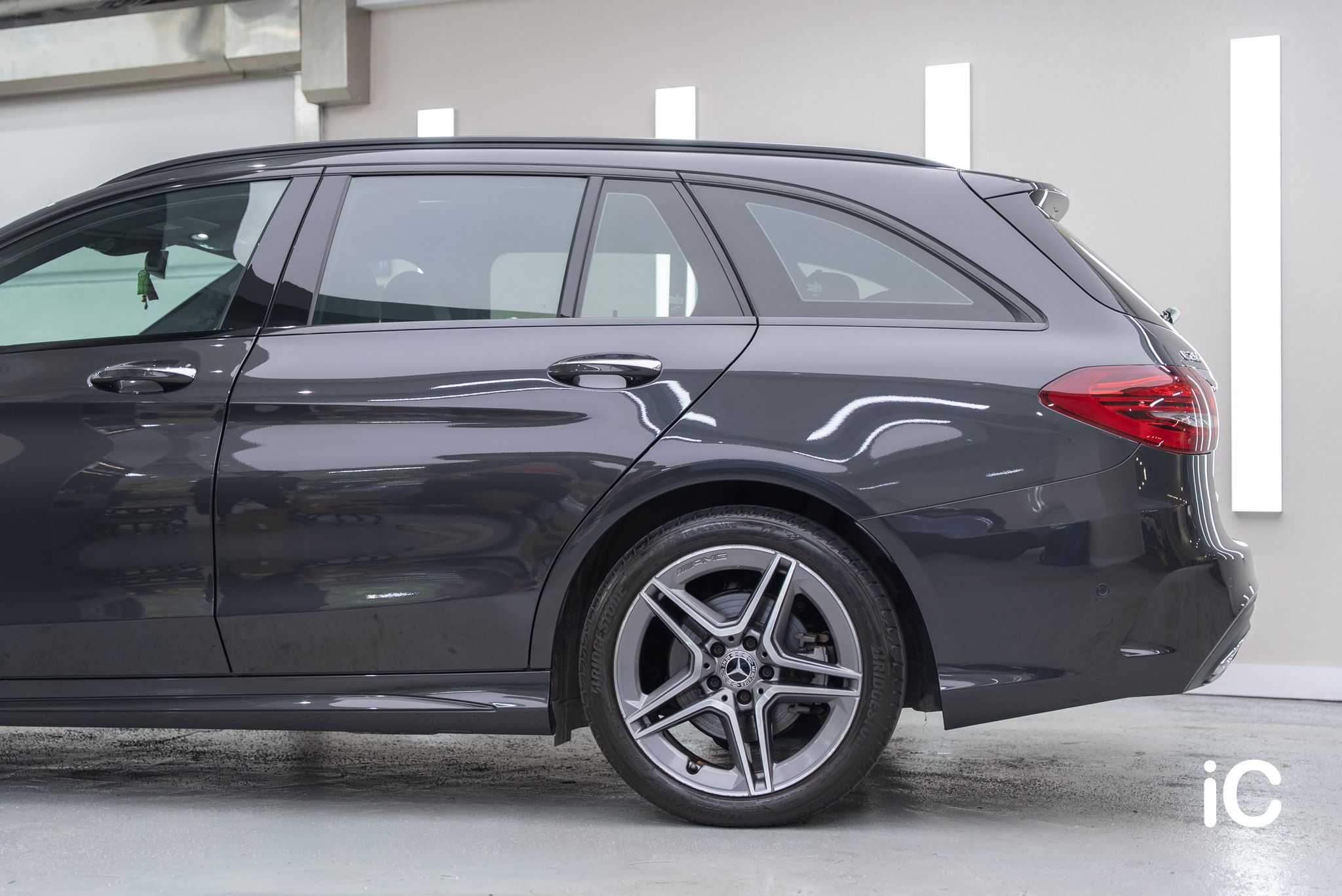 ic-detail-mercedes-benz-c-200-grey-ulgo-black-infinity-20