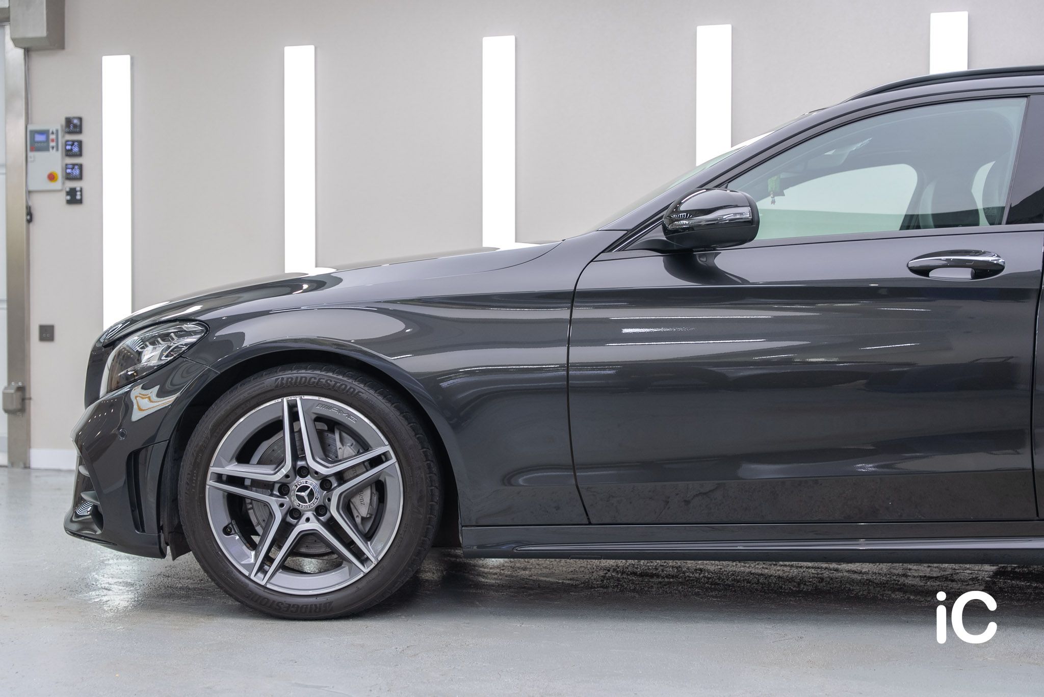 ic-detail-mercedes-benz-c-200-grey-ulgo-black-infinity-8