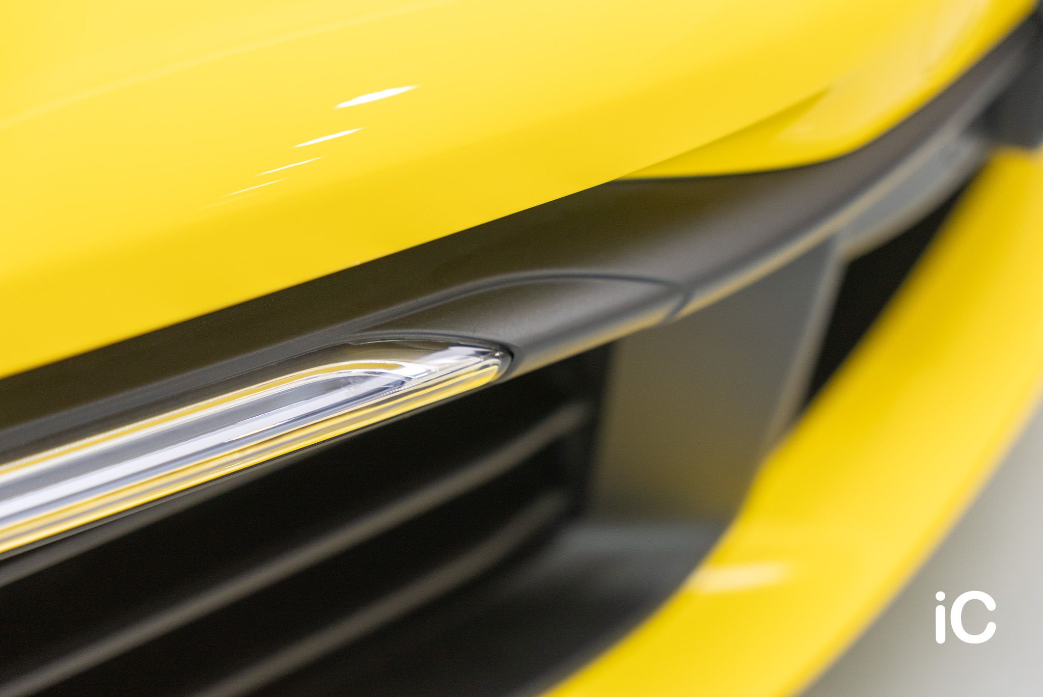ic-detail-porsche-911-yellow-gyeon-ppf-19