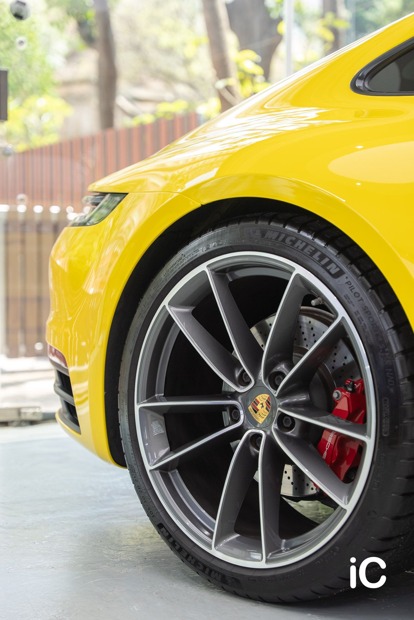 ic-detail-porsche-911-yellow-gyeon-ppf-22