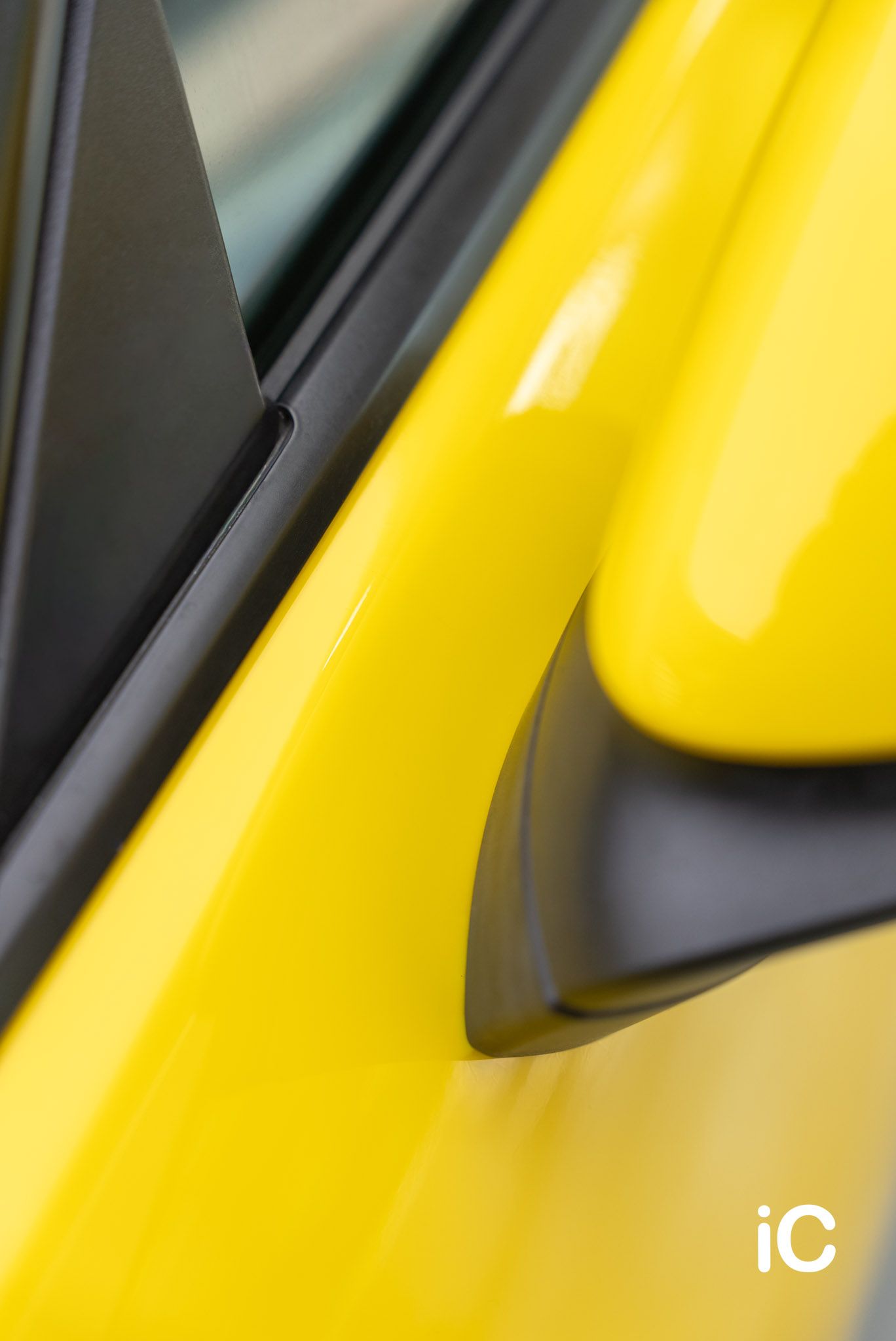 ic-detail-porsche-911-yellow-gyeon-ppf-23